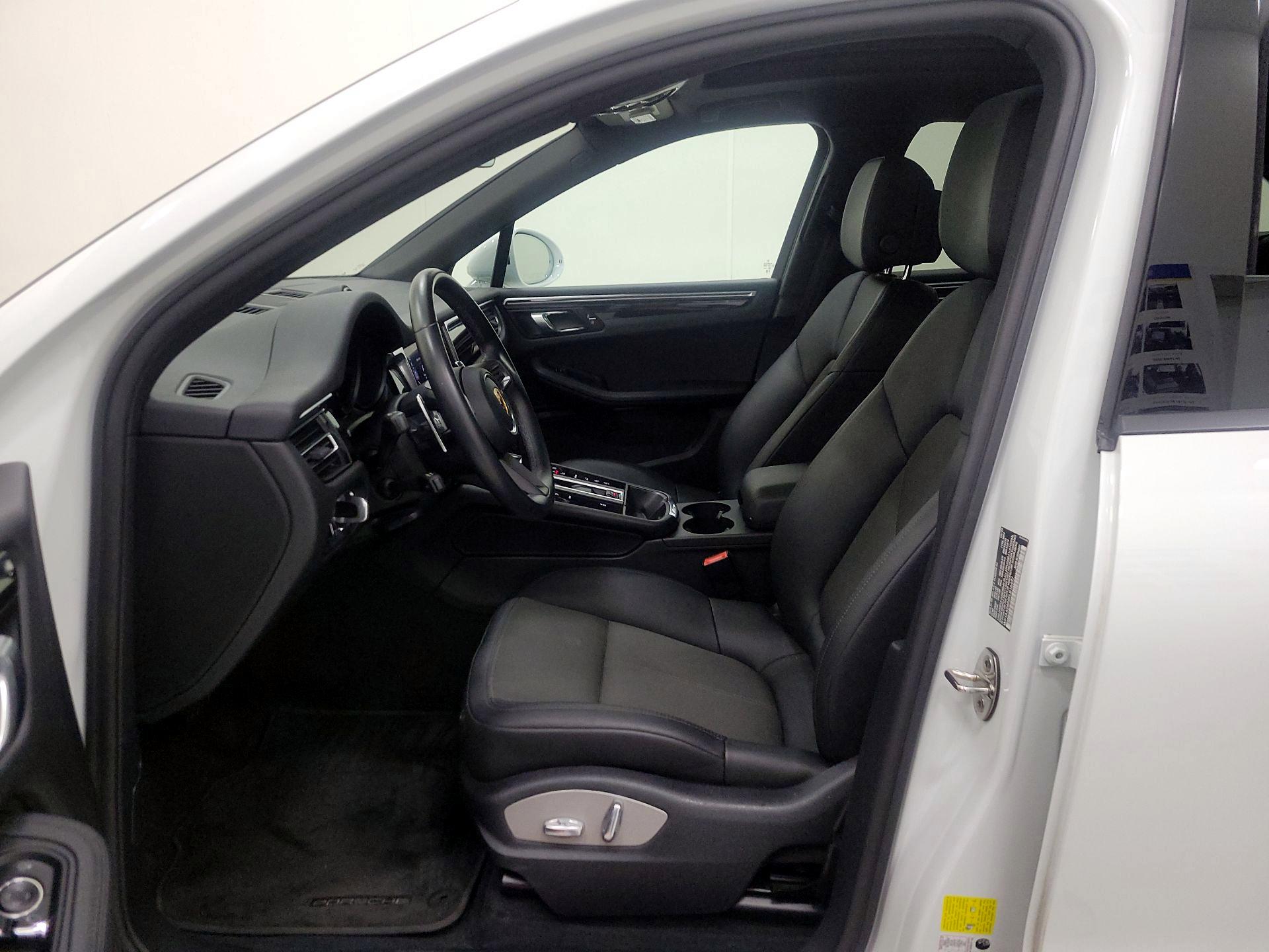 Thumbnail: 2023 Porsche Macan - 11