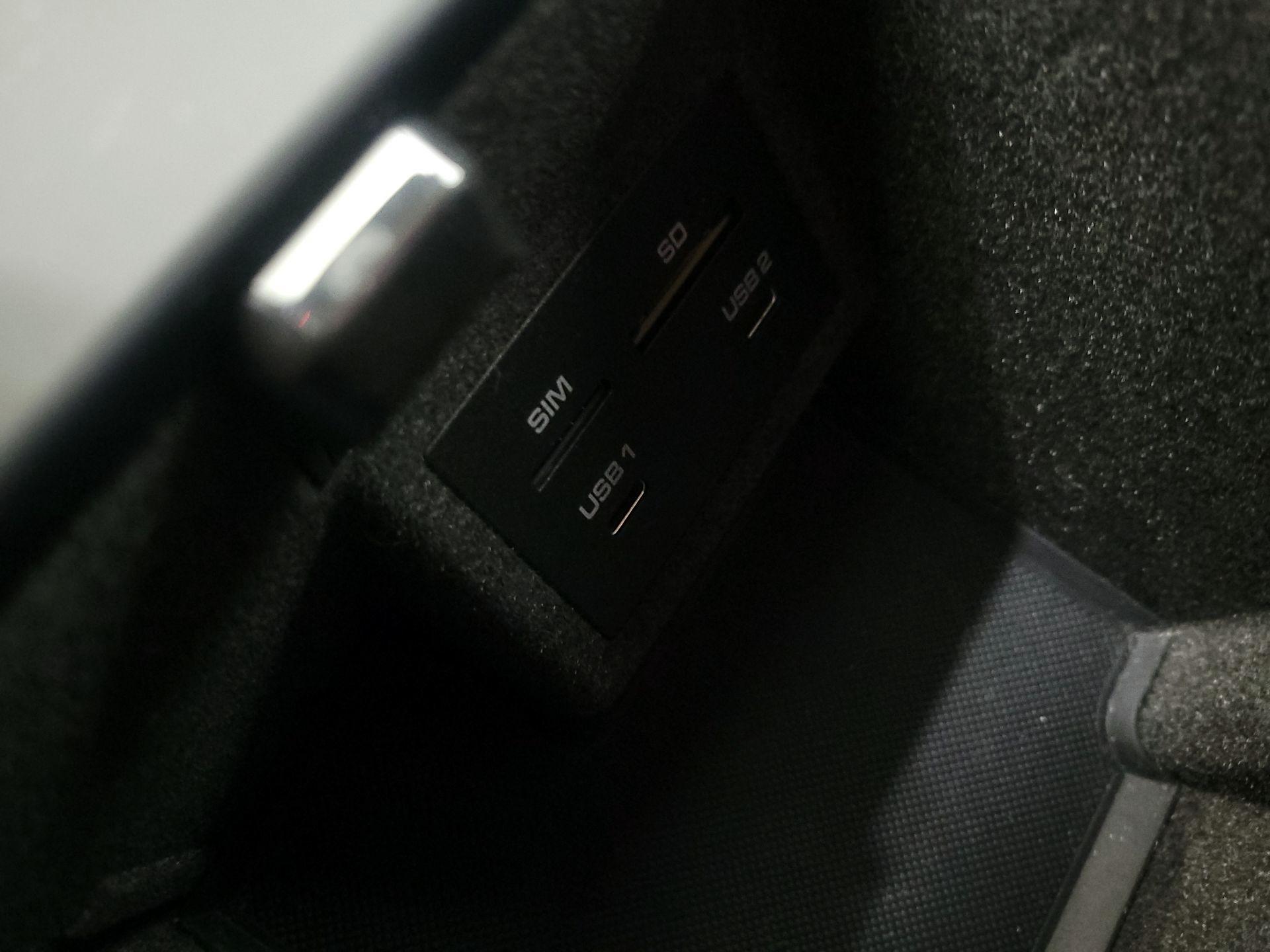 Thumbnail: 2023 Porsche Macan - 18