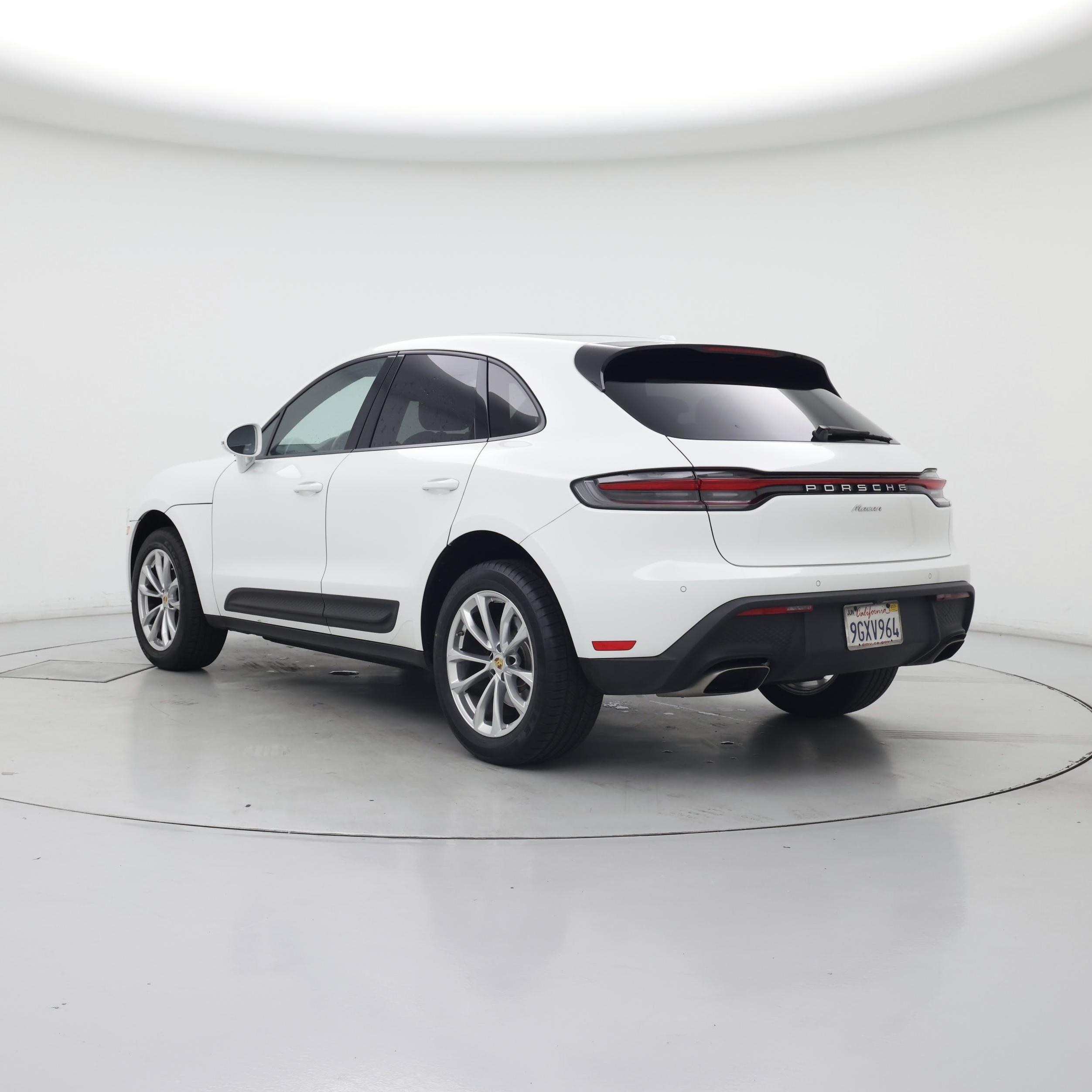 Thumbnail: 2023 Porsche Macan - 2