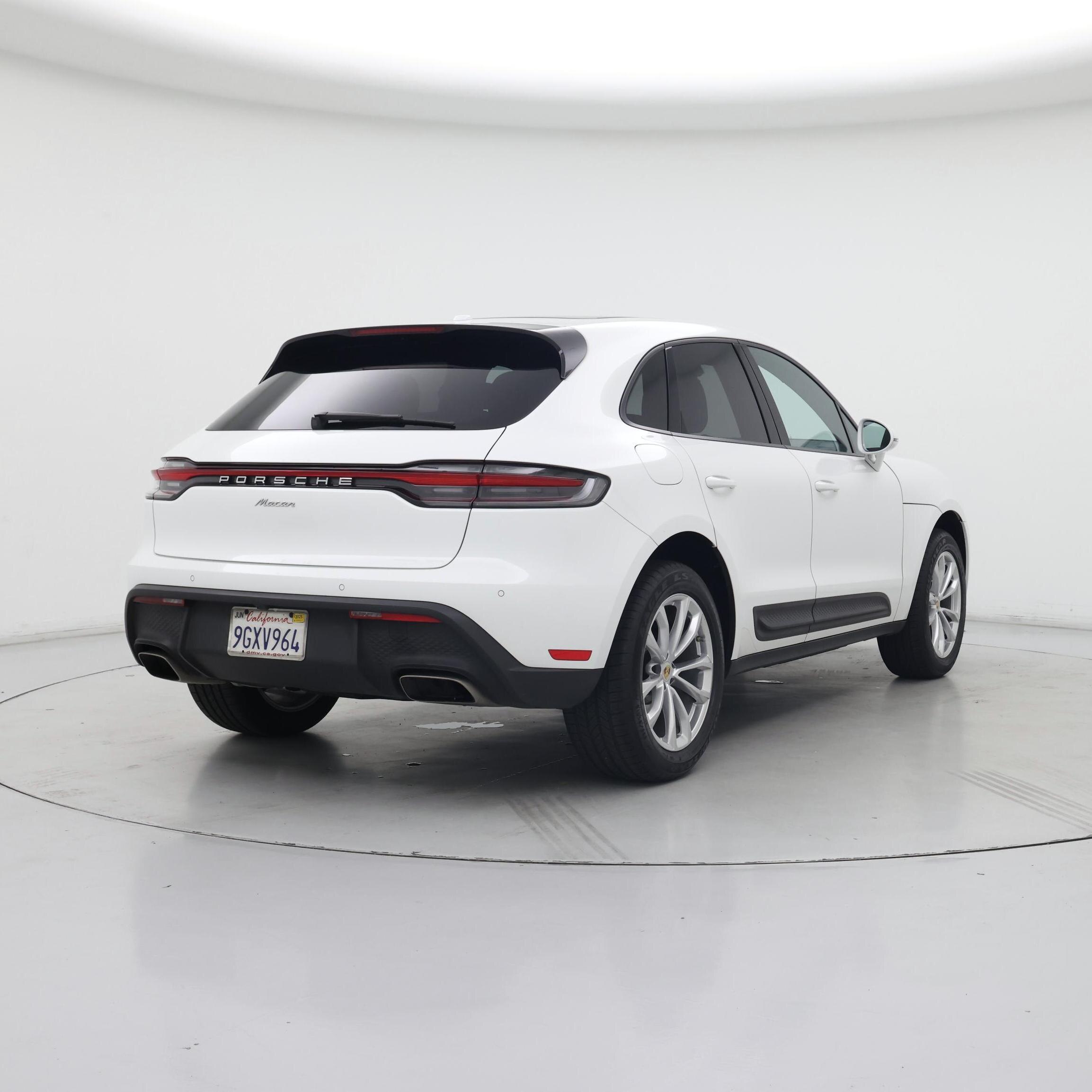 Thumbnail: 2023 Porsche Macan - 8