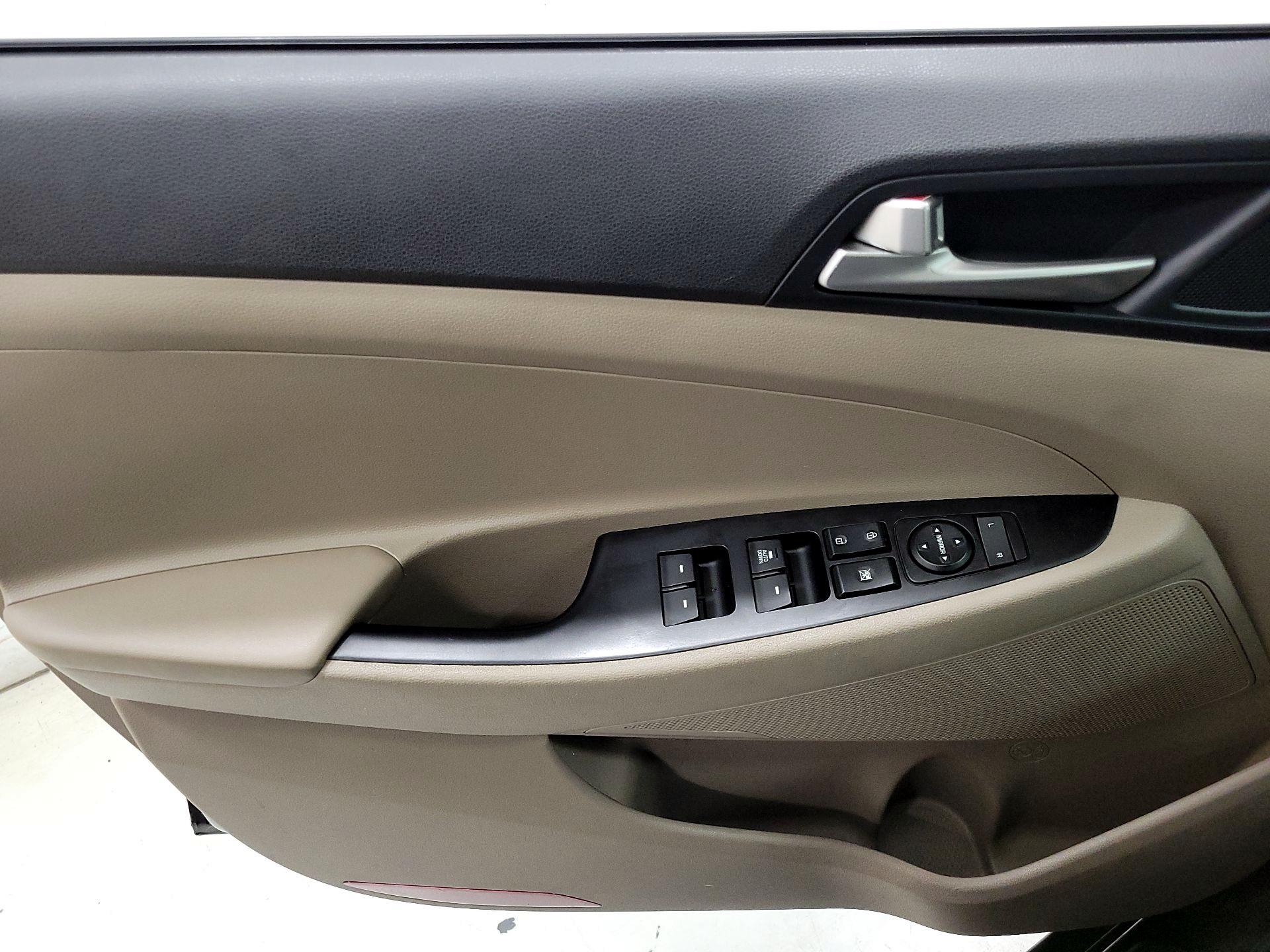 Thumbnail: 2019 Hyundai Tucson - 12