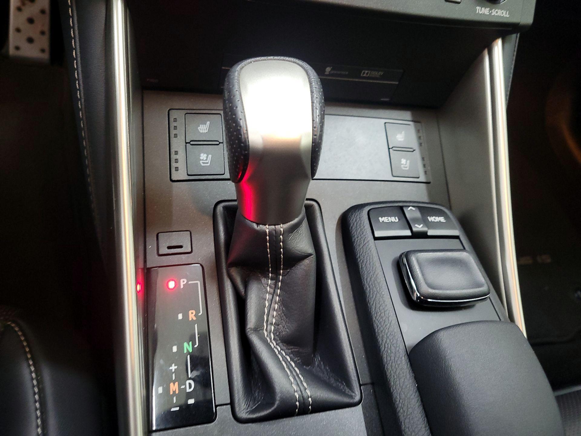 Thumbnail: 2016 Lexus IS - 18