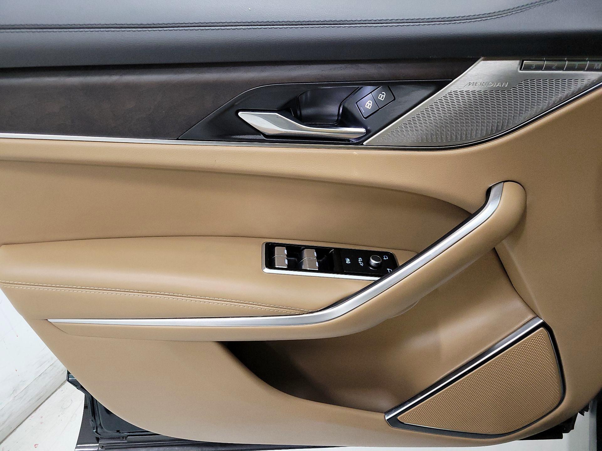 Thumbnail: 2022 Jaguar F-Pace - 12