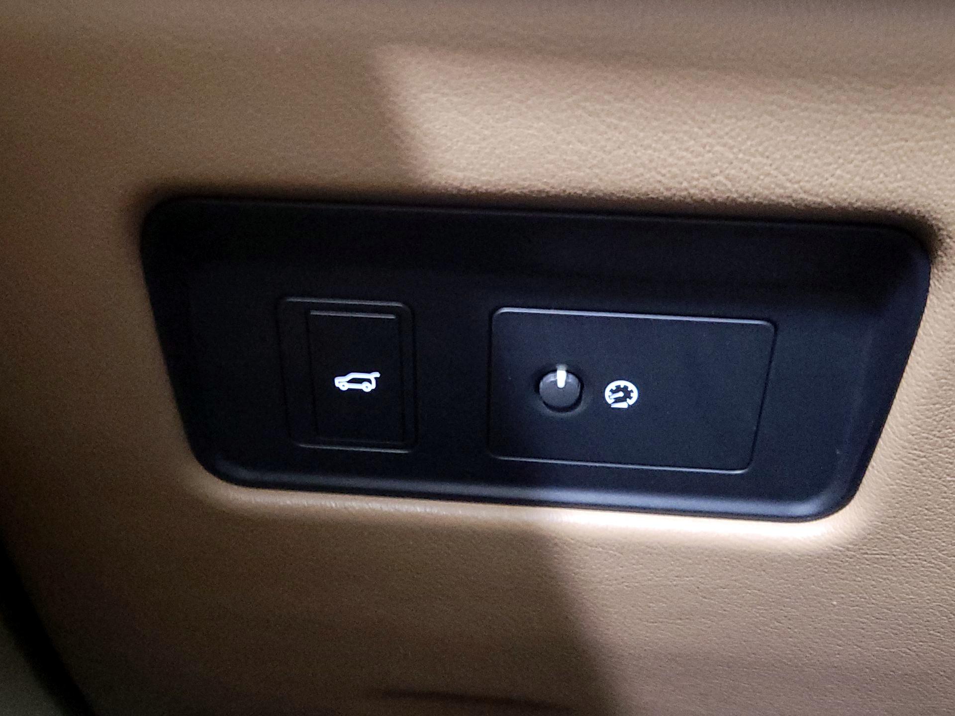 Thumbnail: 2022 Jaguar F-Pace - 13