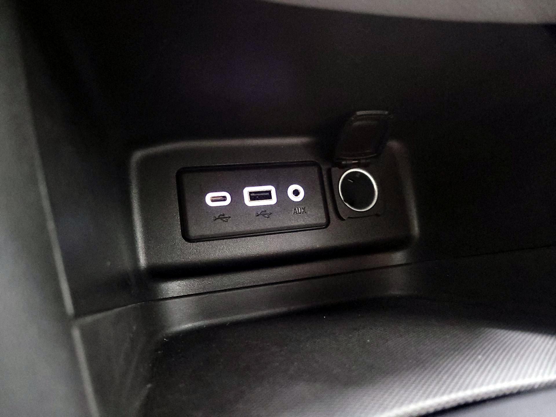 Thumbnail: 2021 Chevrolet Equinox - 18