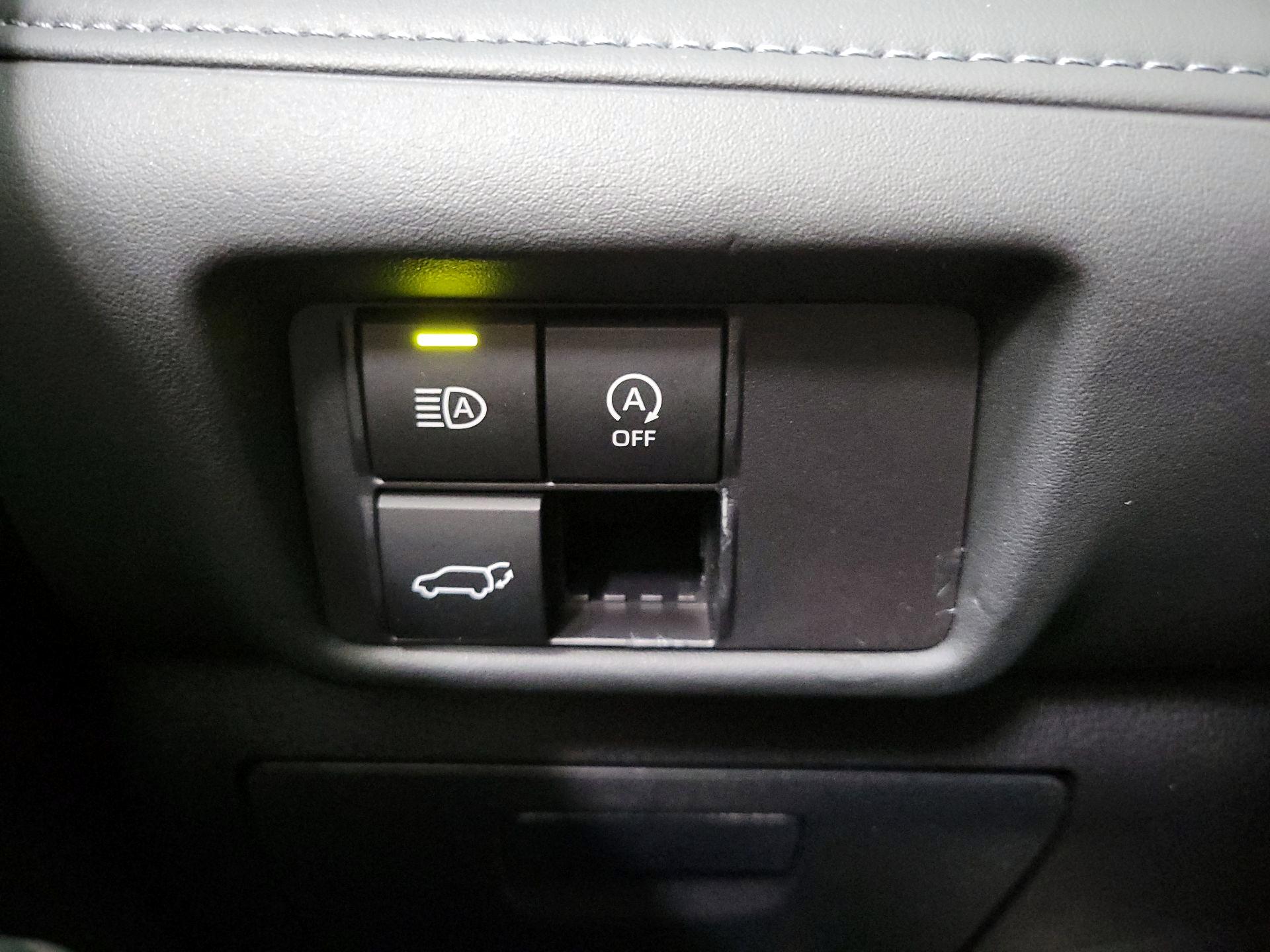 Thumbnail: 2023 Toyota Highlander - 13