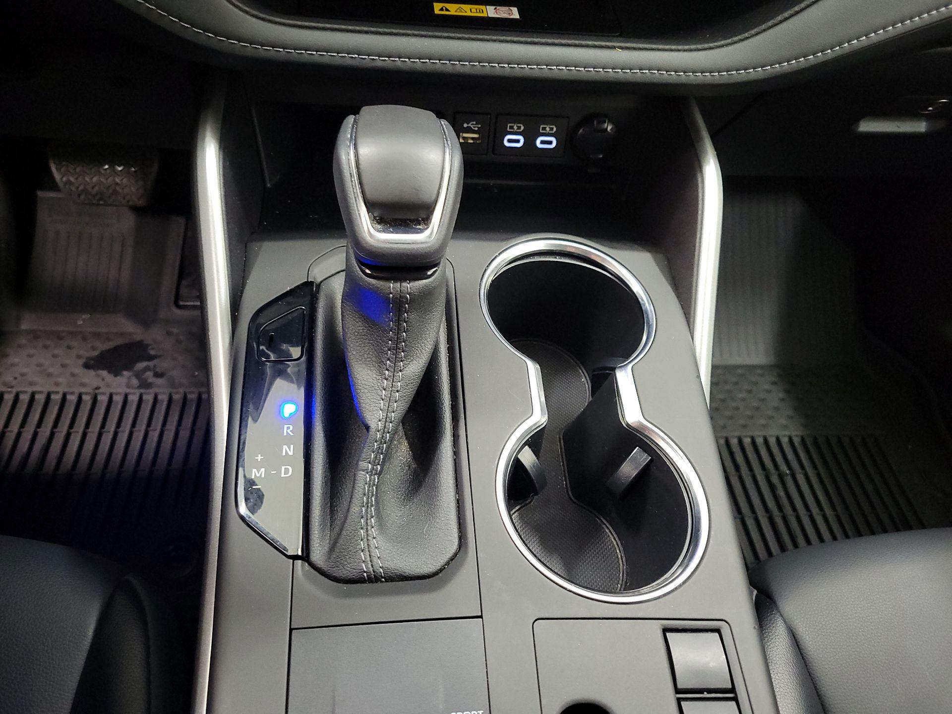 Thumbnail: 2023 Toyota Highlander - 17