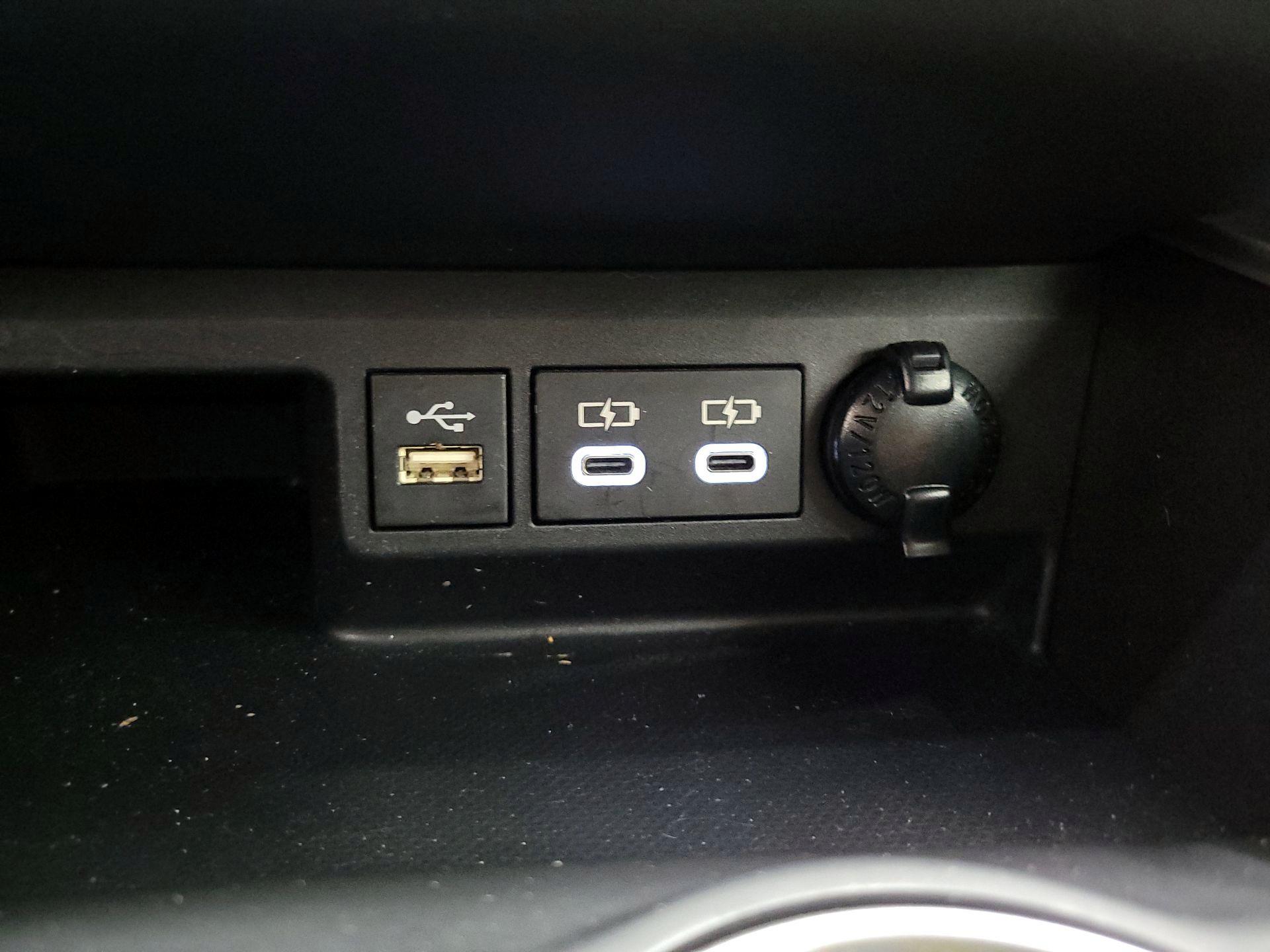 Thumbnail: 2023 Toyota Highlander - 18