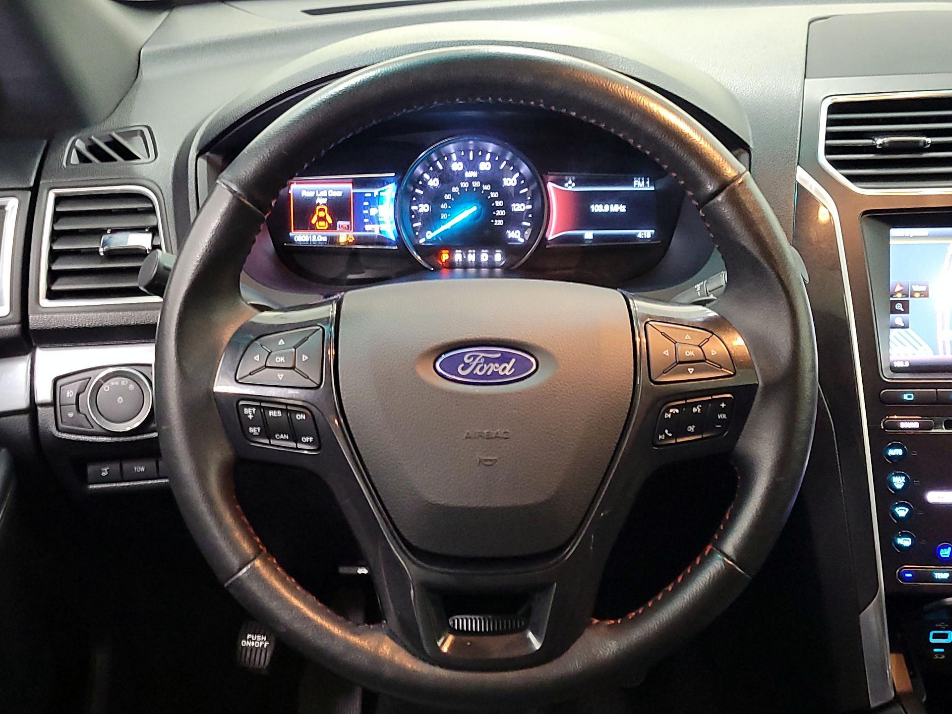 Thumbnail: 2016 Ford Explorer - 10