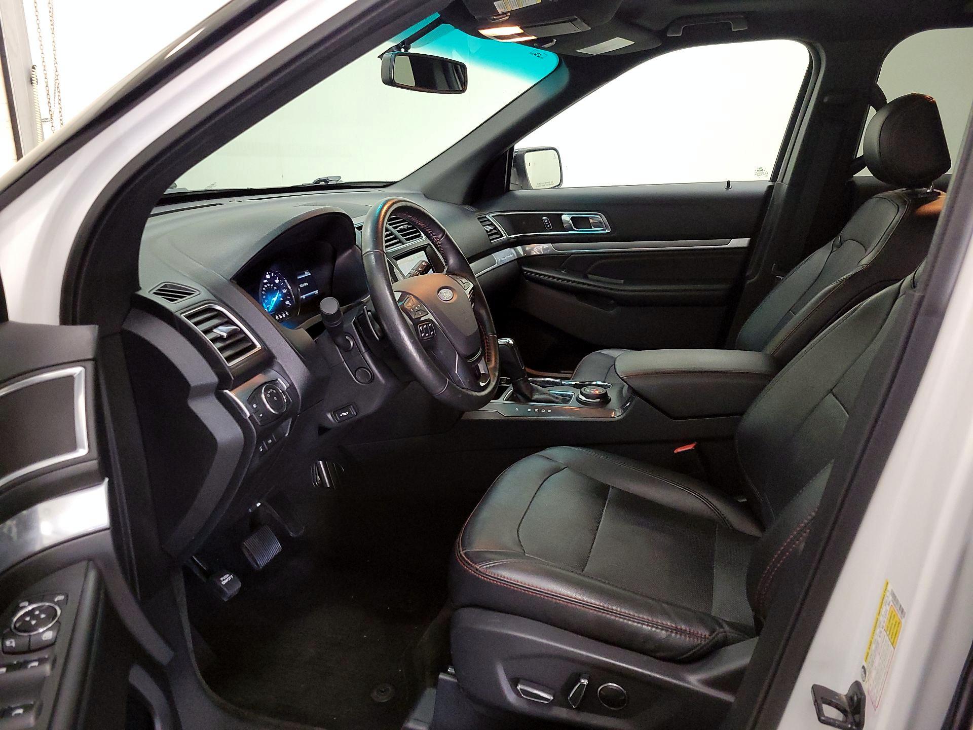 Thumbnail: 2016 Ford Explorer - 11