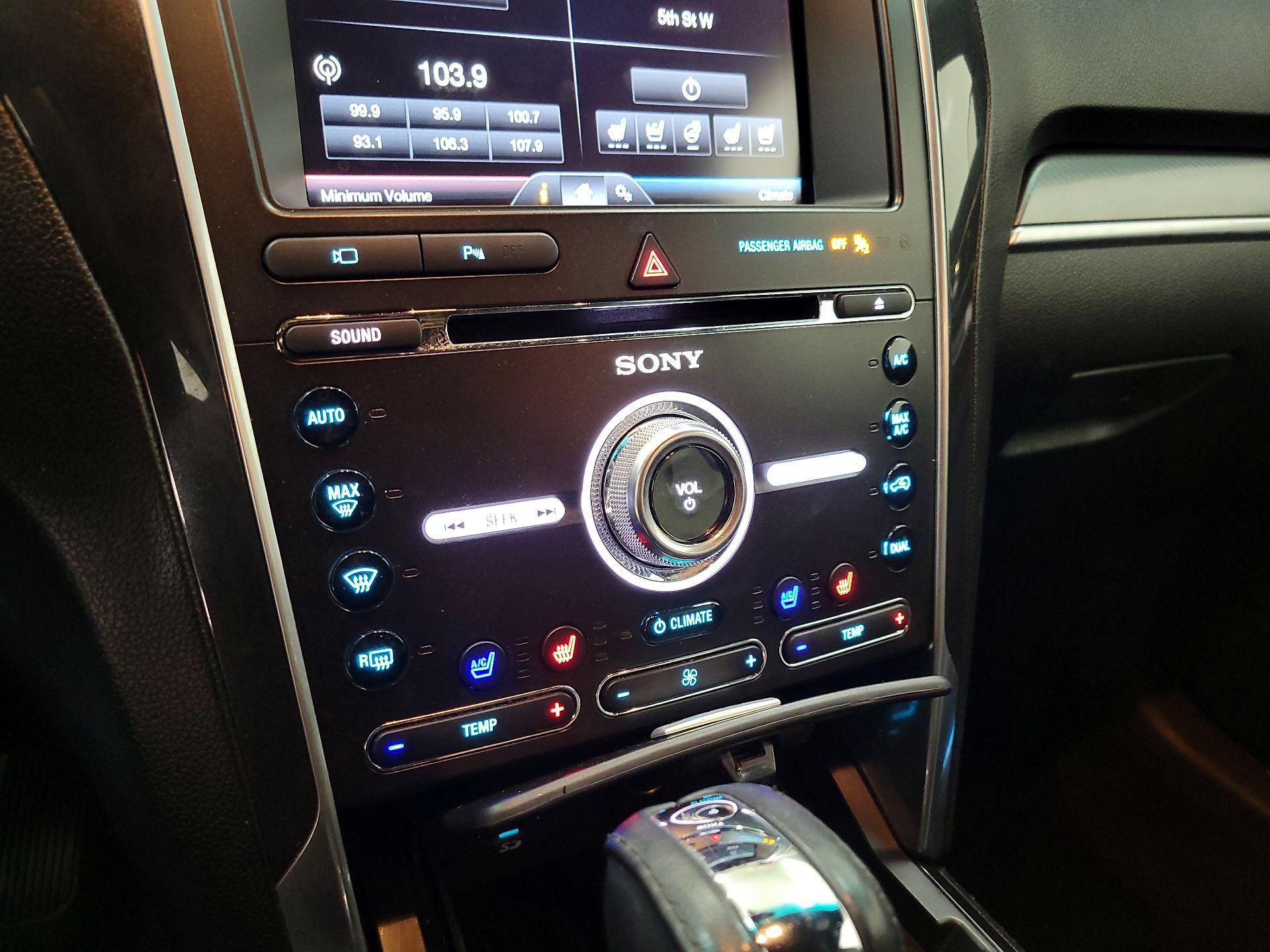 Thumbnail: 2016 Ford Explorer - 17