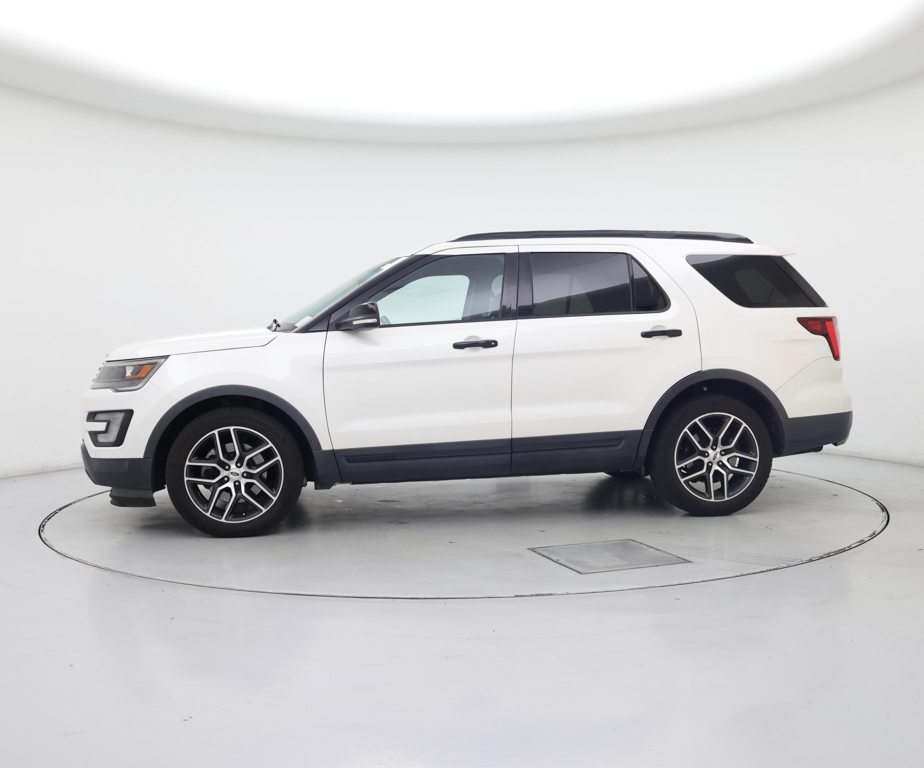 Thumbnail: 2016 Ford Explorer - 3