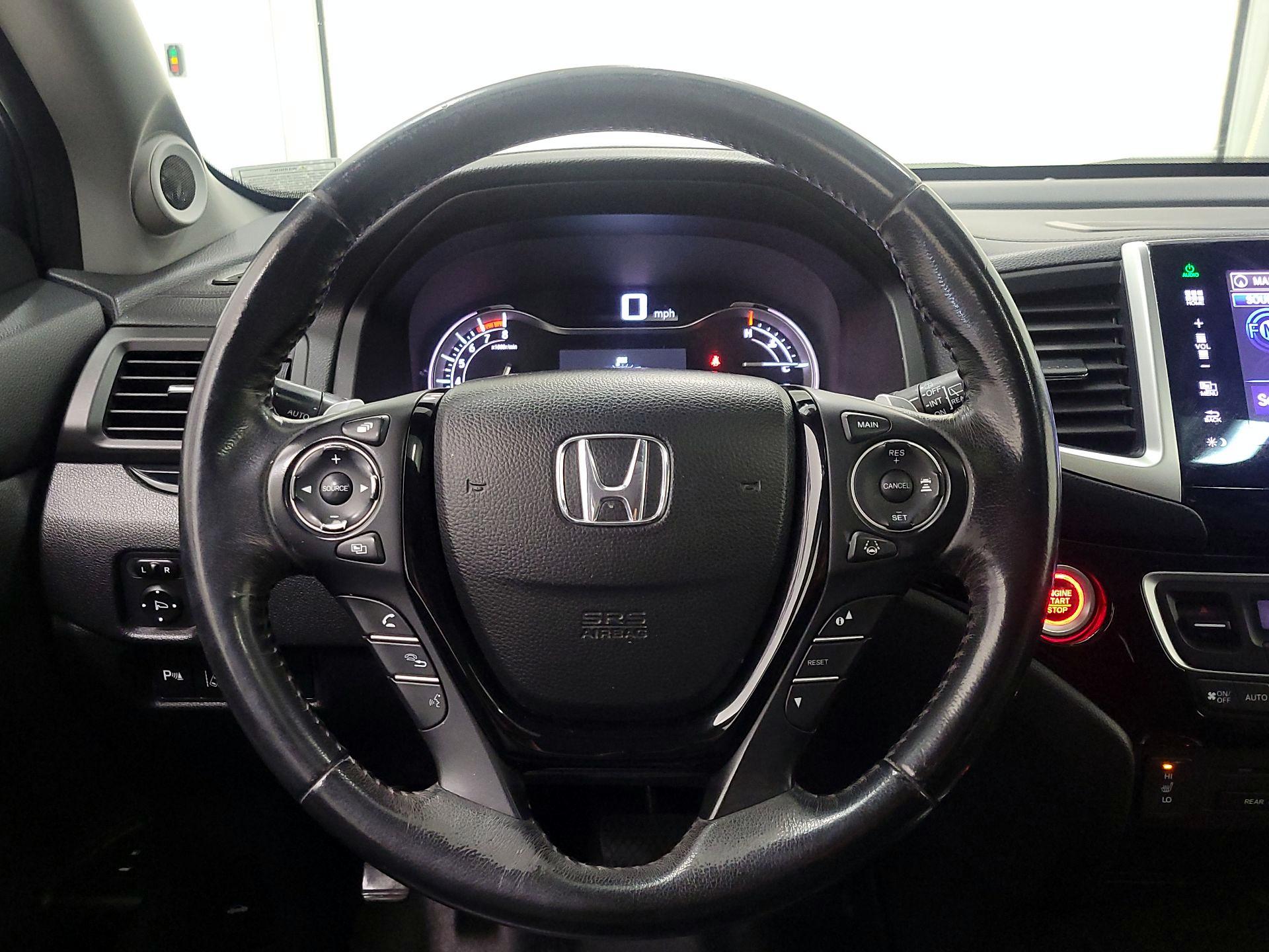 Thumbnail: 2016 Honda Pilot - 10