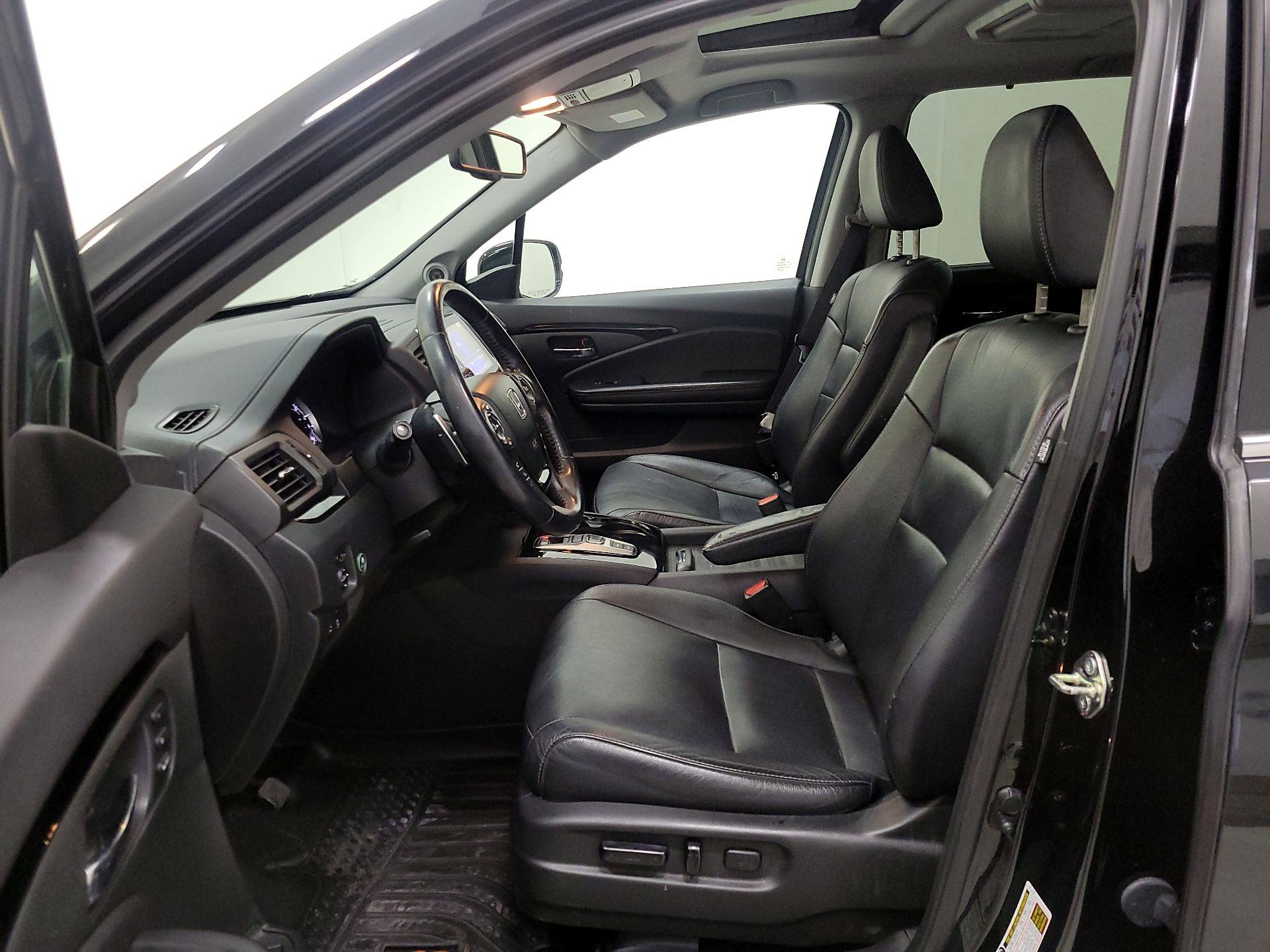 Thumbnail: 2016 Honda Pilot - 11