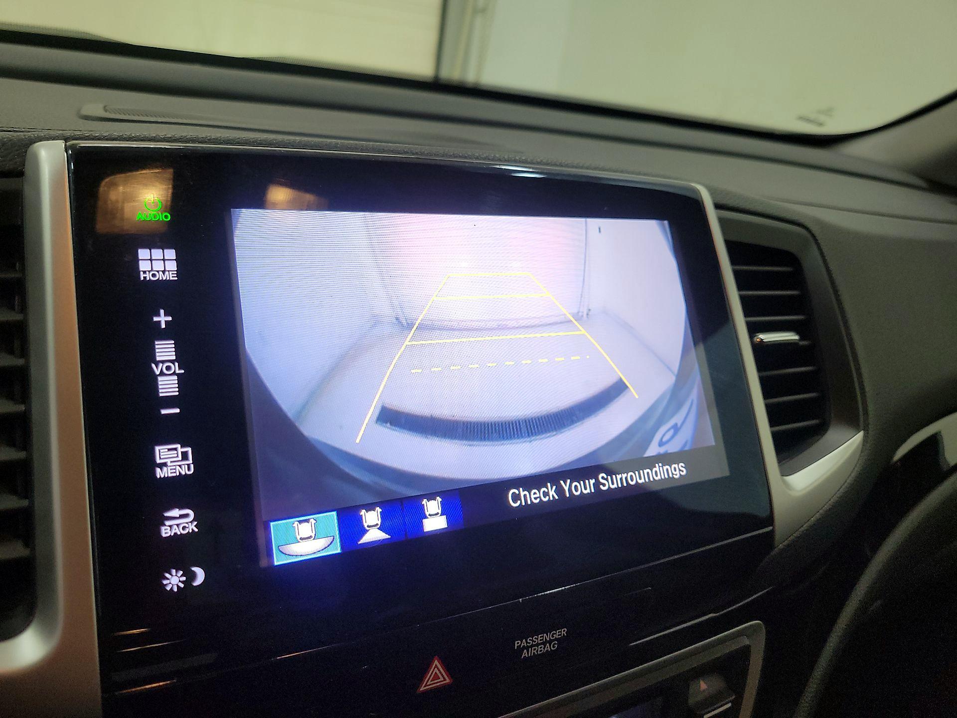 Thumbnail: 2016 Honda Pilot - 15