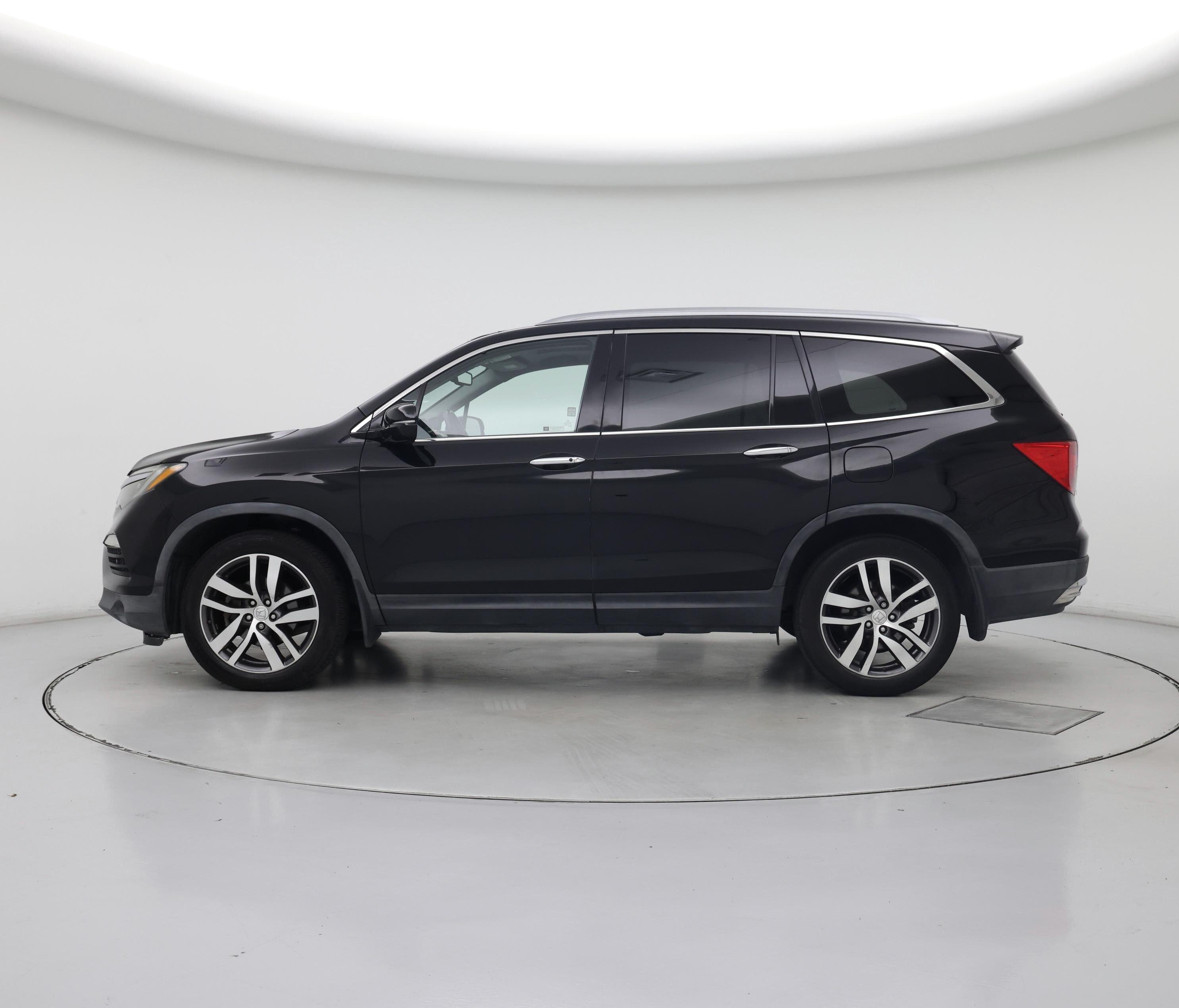 Thumbnail: 2016 Honda Pilot - 3