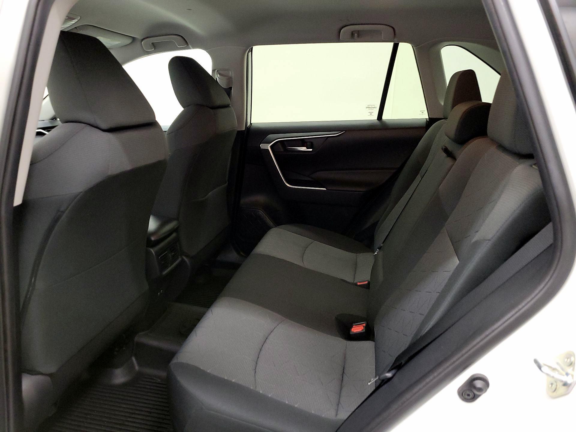 Thumbnail: 2020 Toyota RAV4 - 19