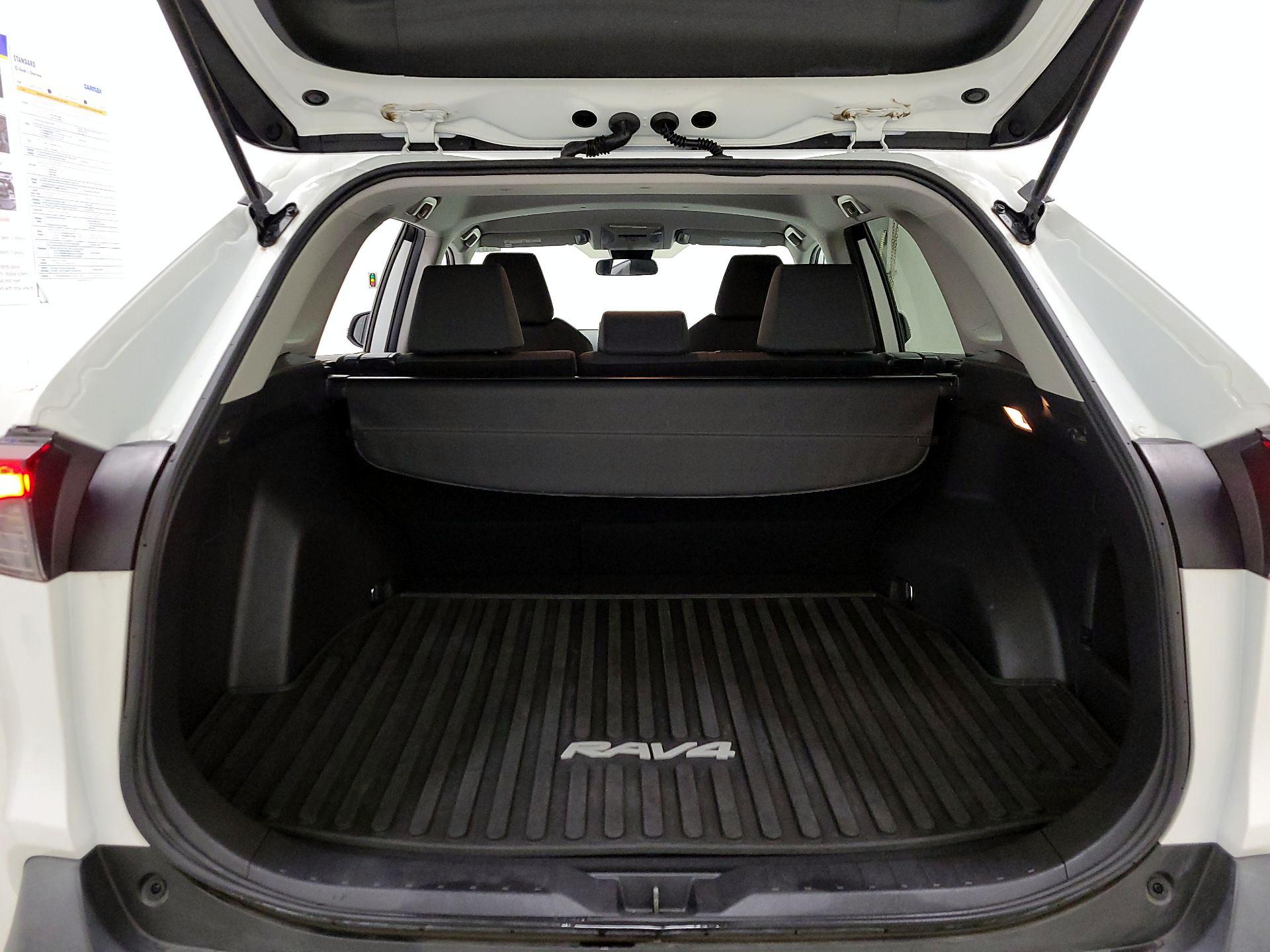 Thumbnail: 2020 Toyota RAV4 - 20