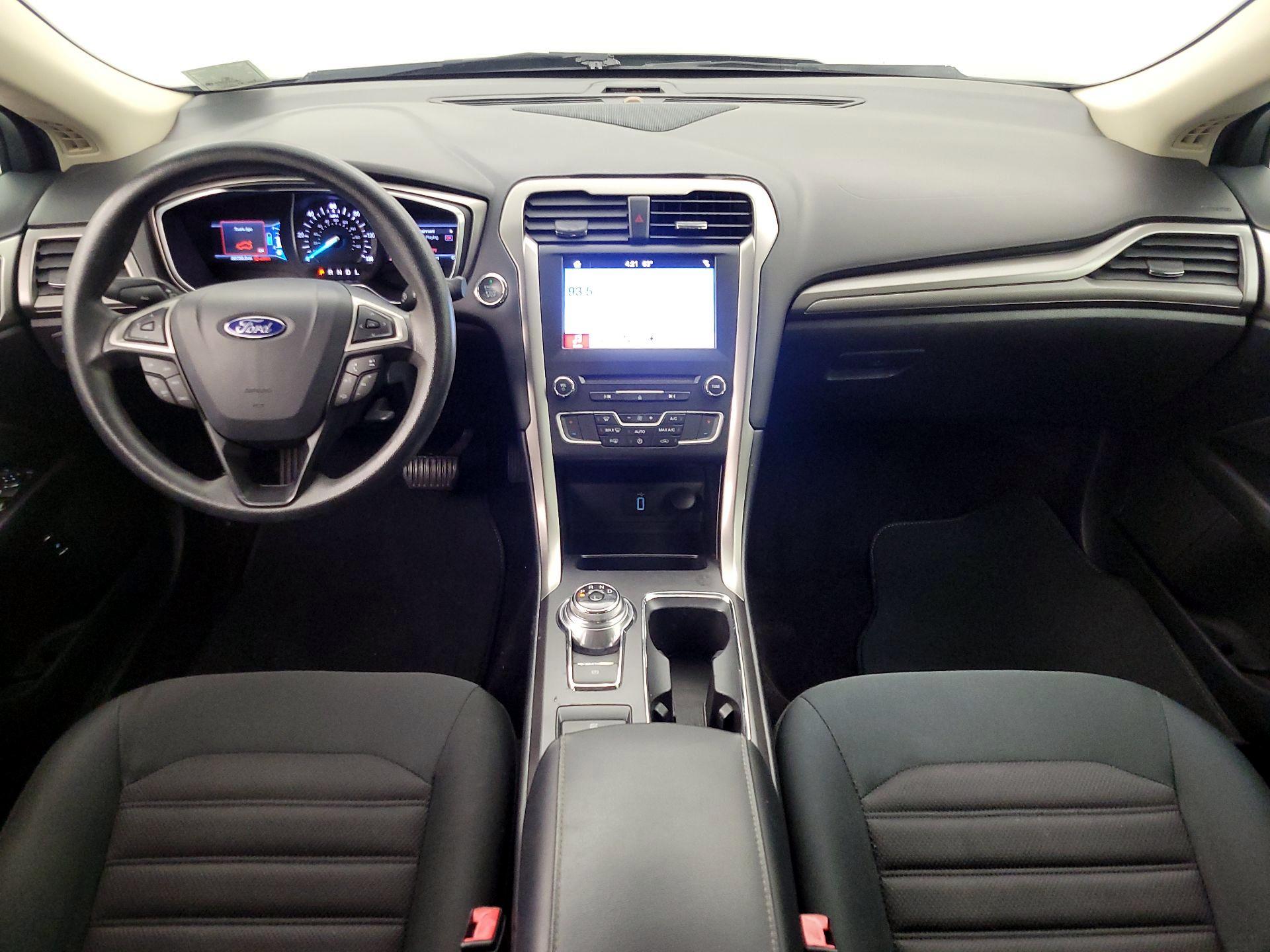 Thumbnail: 2017 Ford Fusion - 9