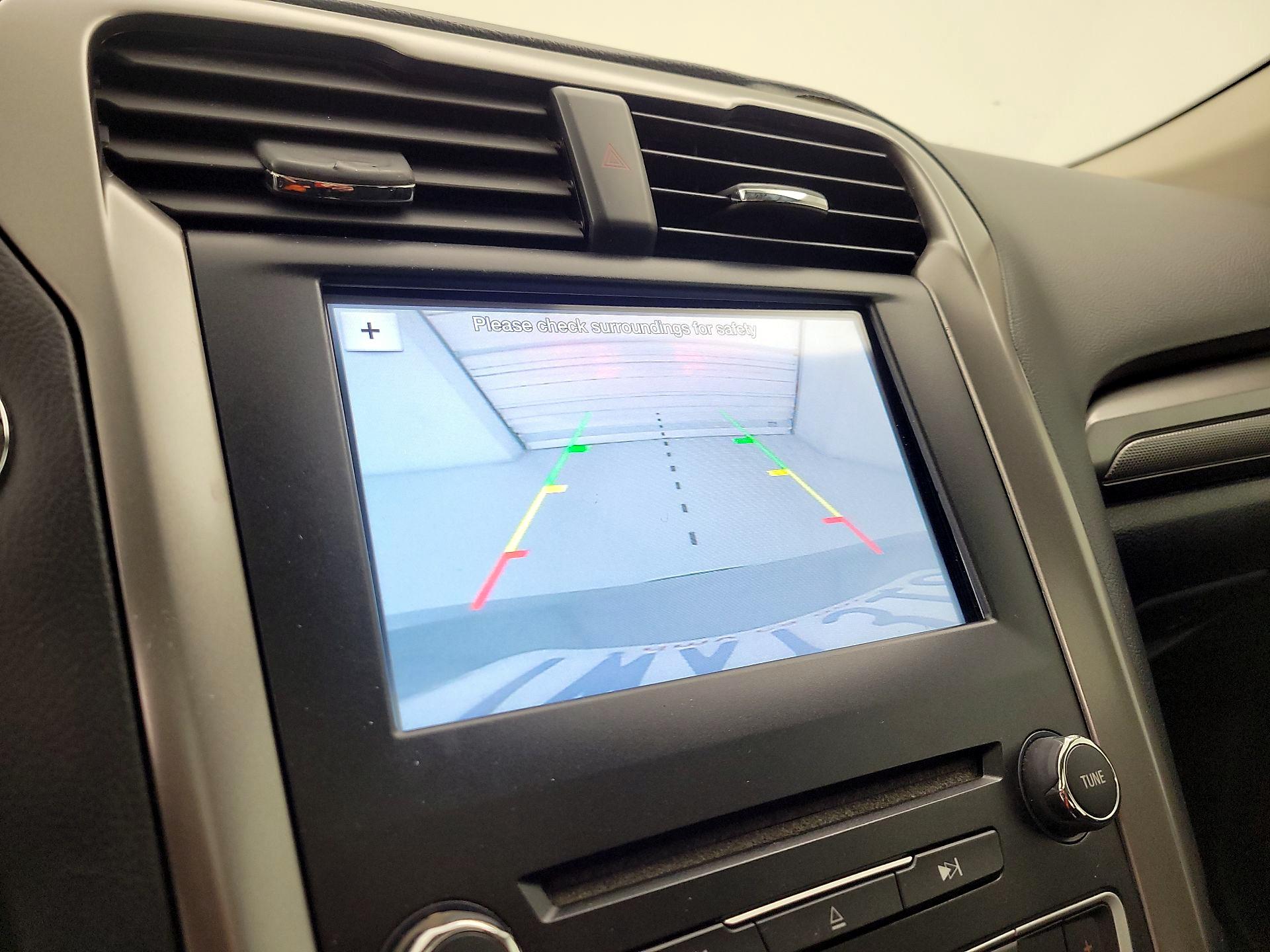 Thumbnail: 2017 Ford Fusion - 15