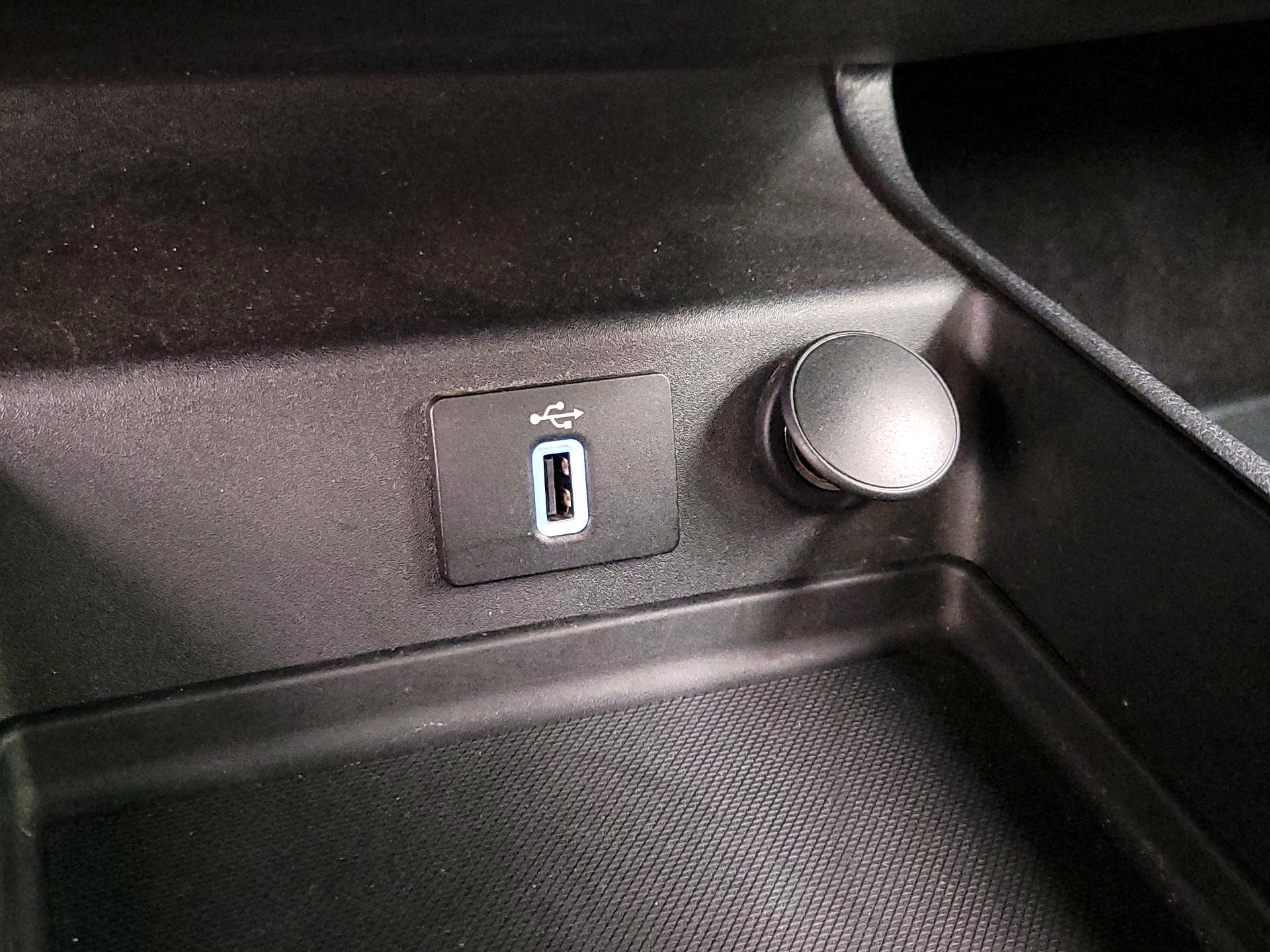 Thumbnail: 2017 Ford Fusion - 19