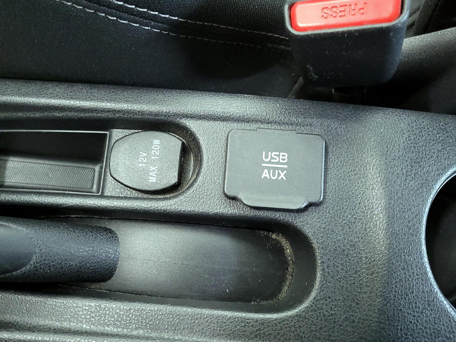 Thumbnail: 2015 Nissan Versa - 17