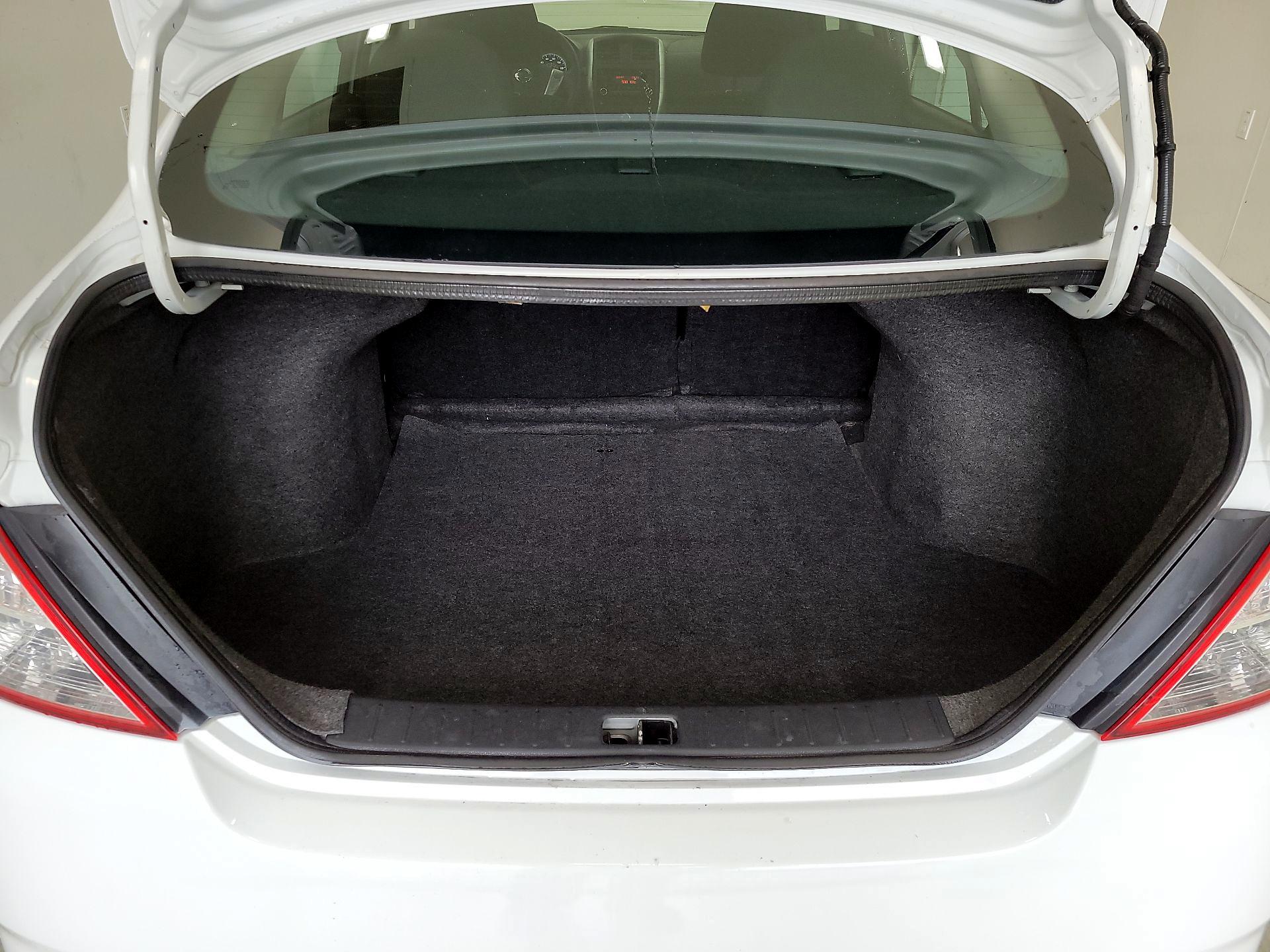 Thumbnail: 2015 Nissan Versa - 19