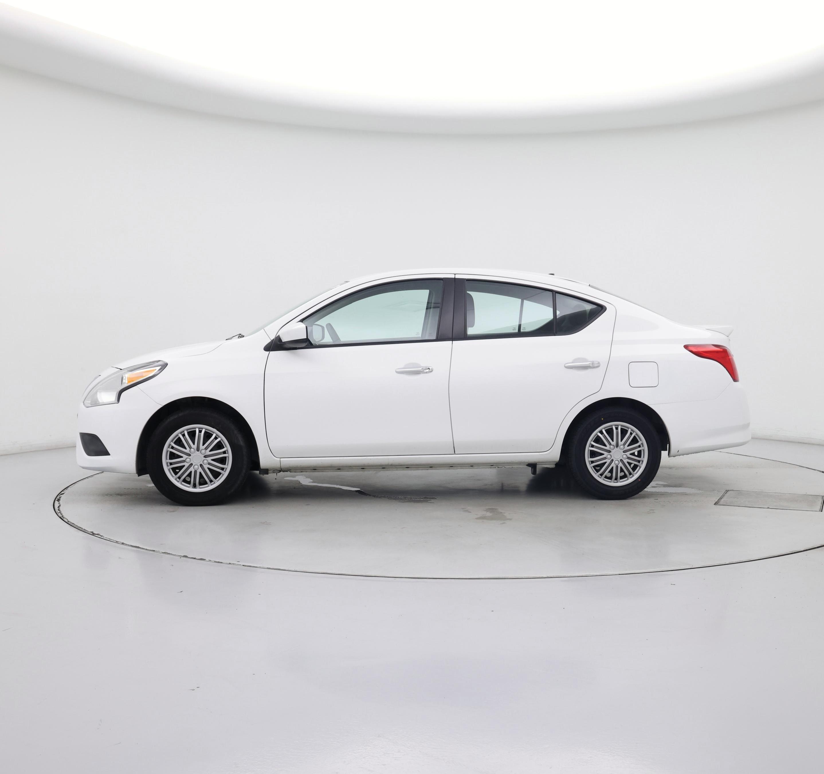 Thumbnail: 2015 Nissan Versa - 3