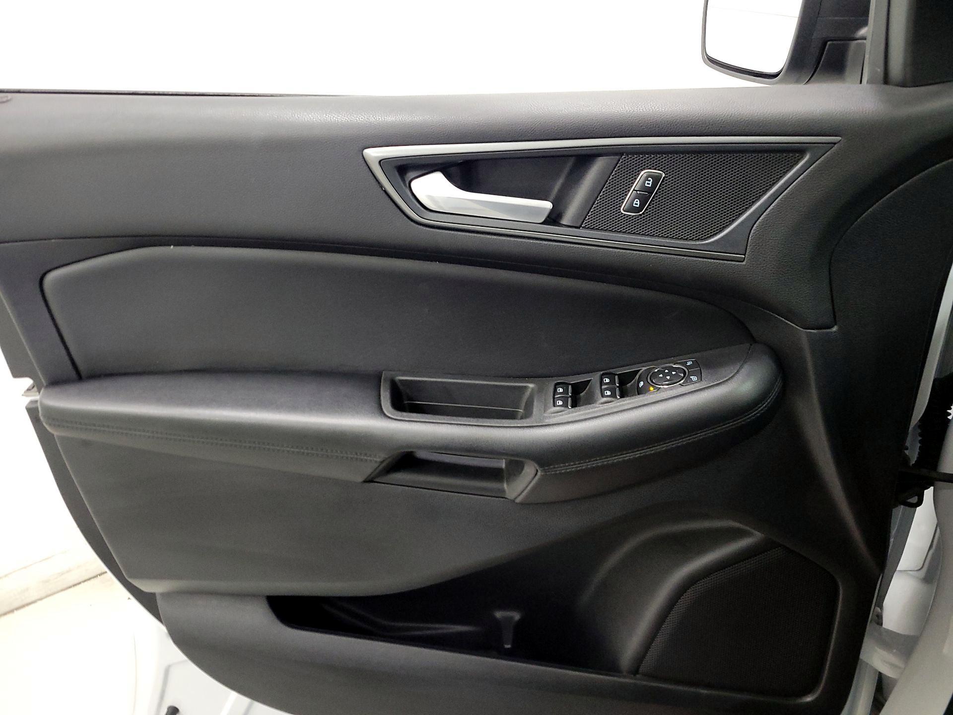 Thumbnail: 2021 Ford Edge - 12