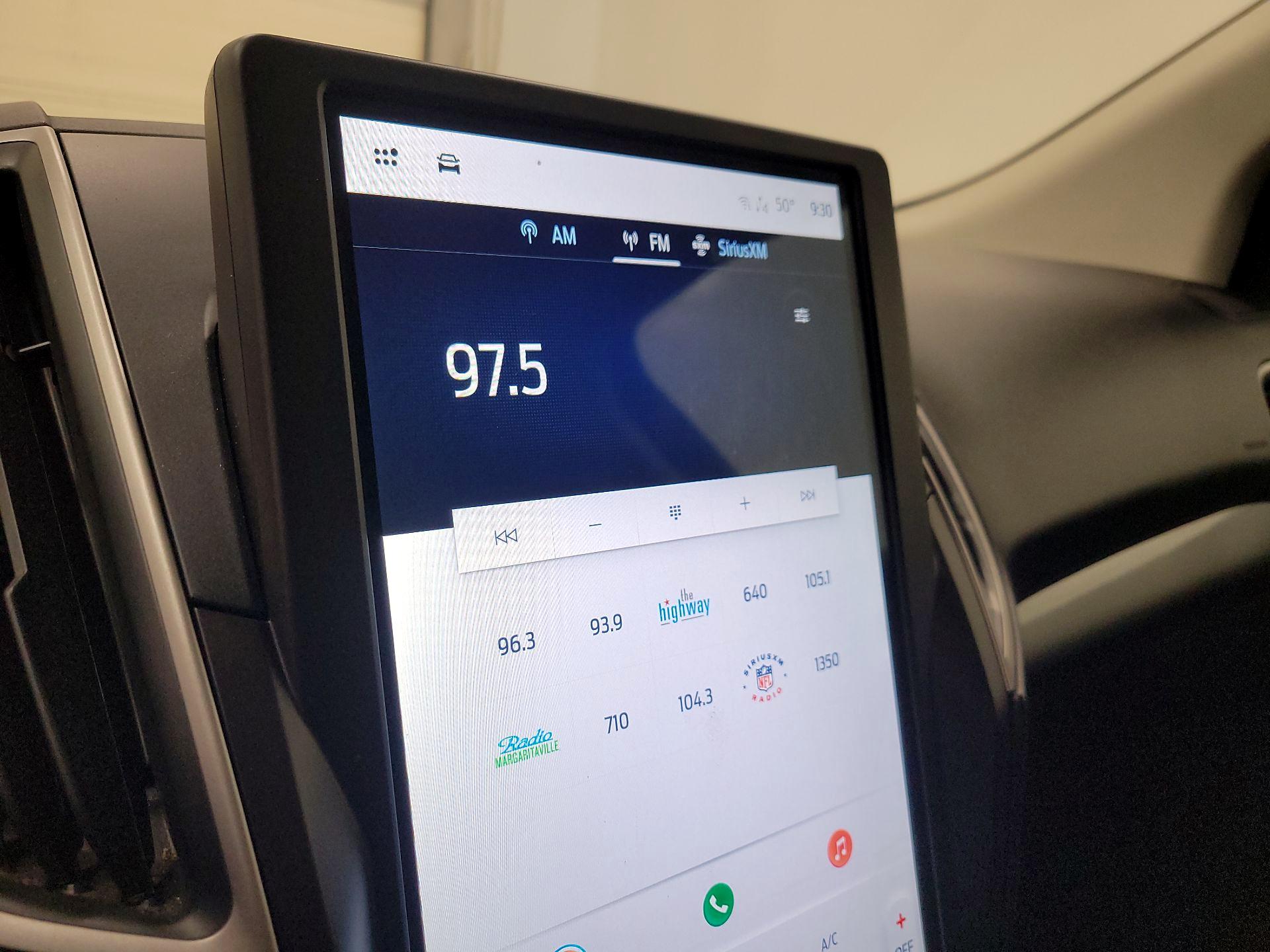 Thumbnail: 2021 Ford Edge - 15