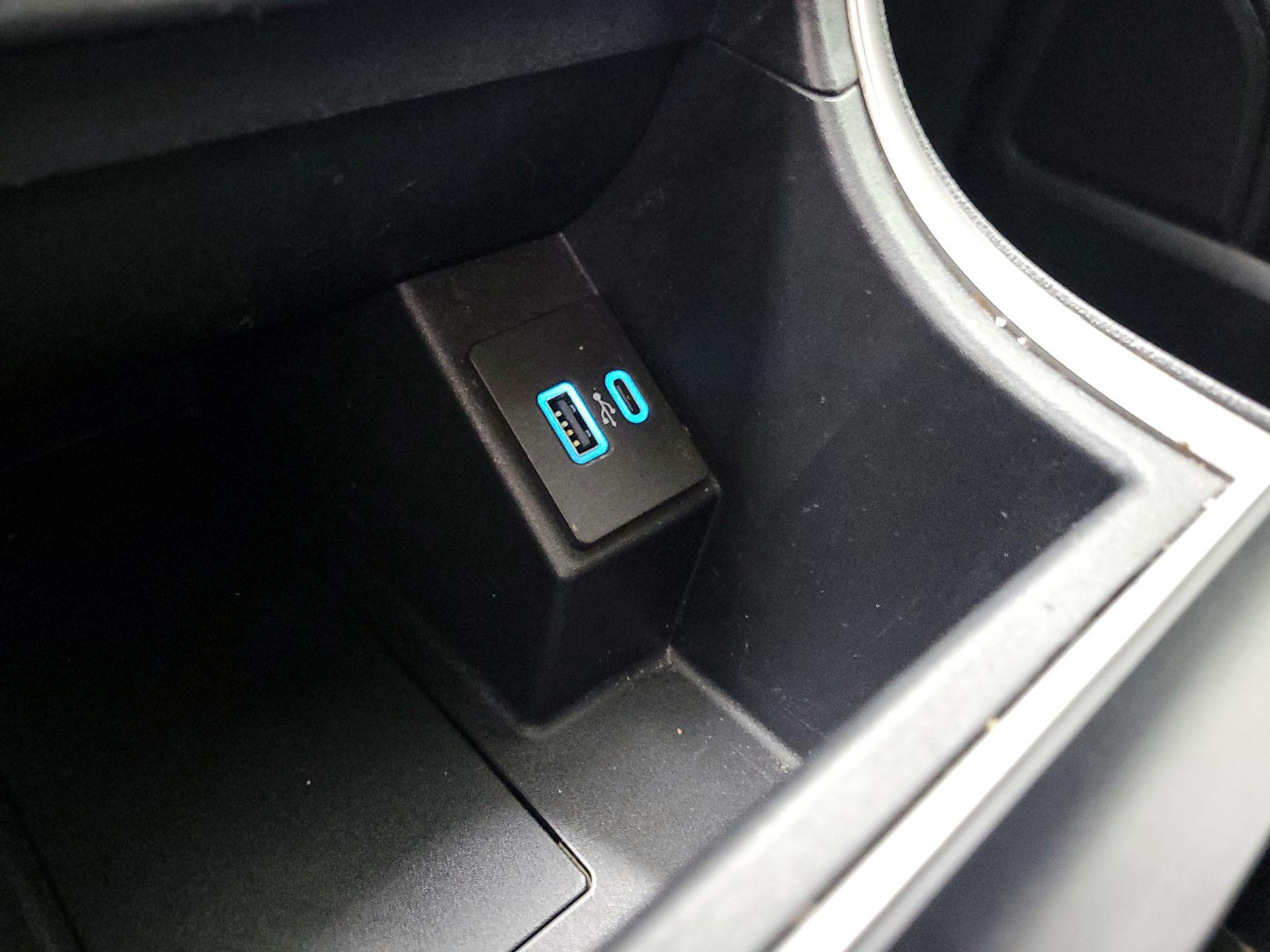 Thumbnail: 2021 Ford Edge - 18