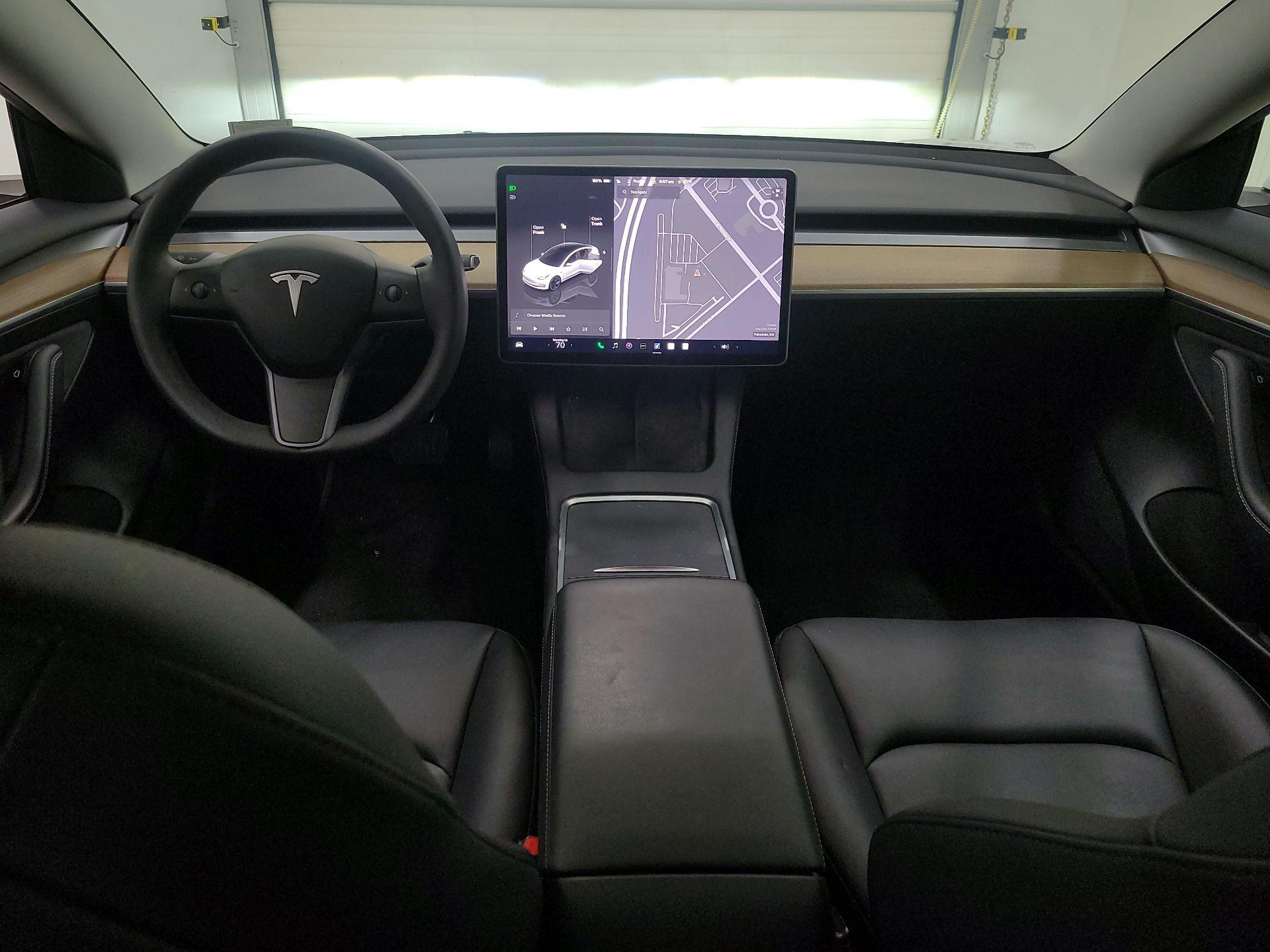 Thumbnail: 2023 Tesla Model 3 - 9