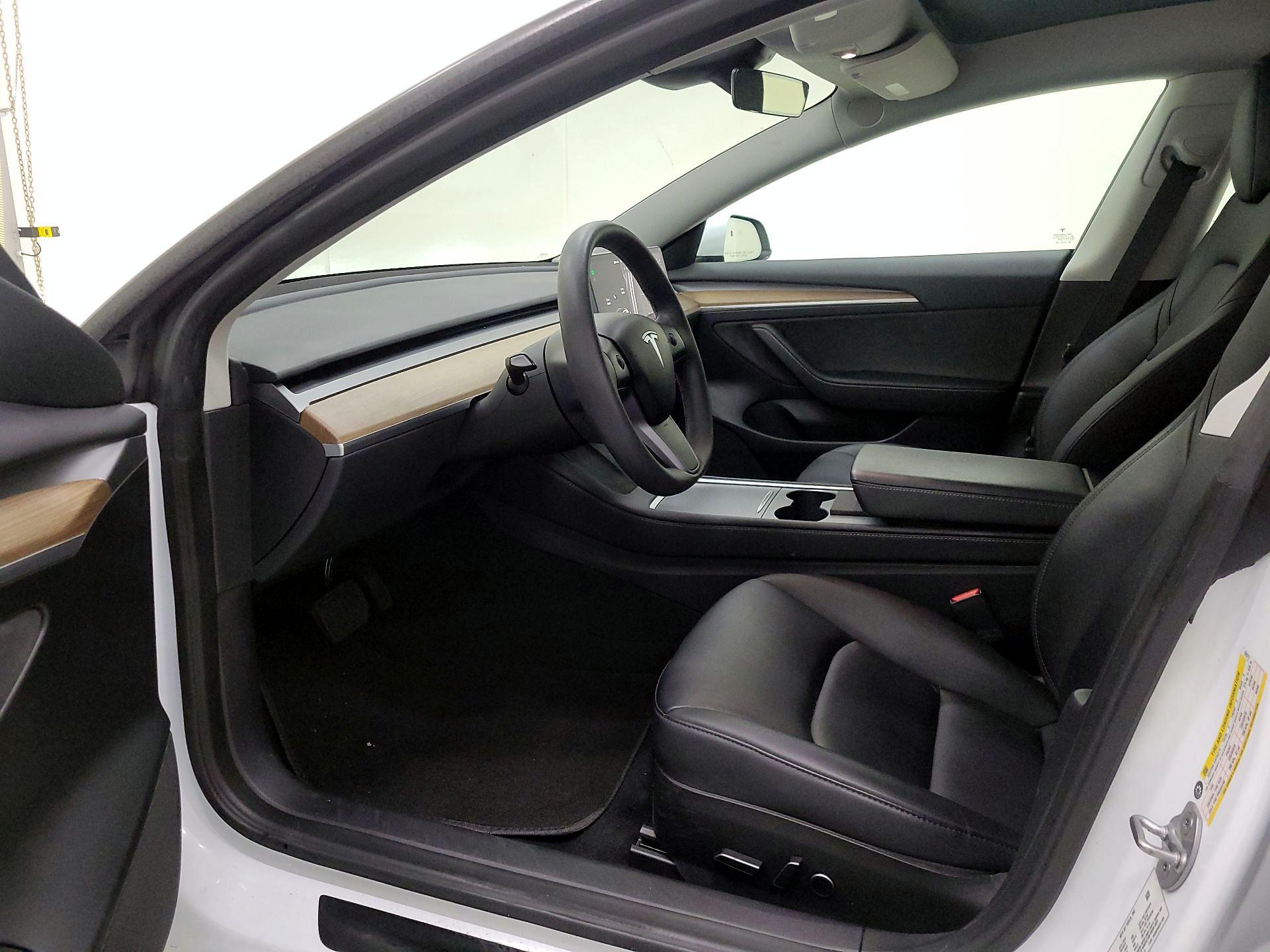 Thumbnail: 2023 Tesla Model 3 - 11