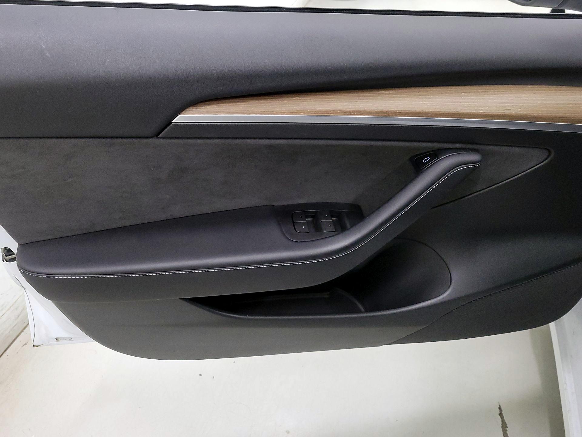 Thumbnail: 2023 Tesla Model 3 - 12