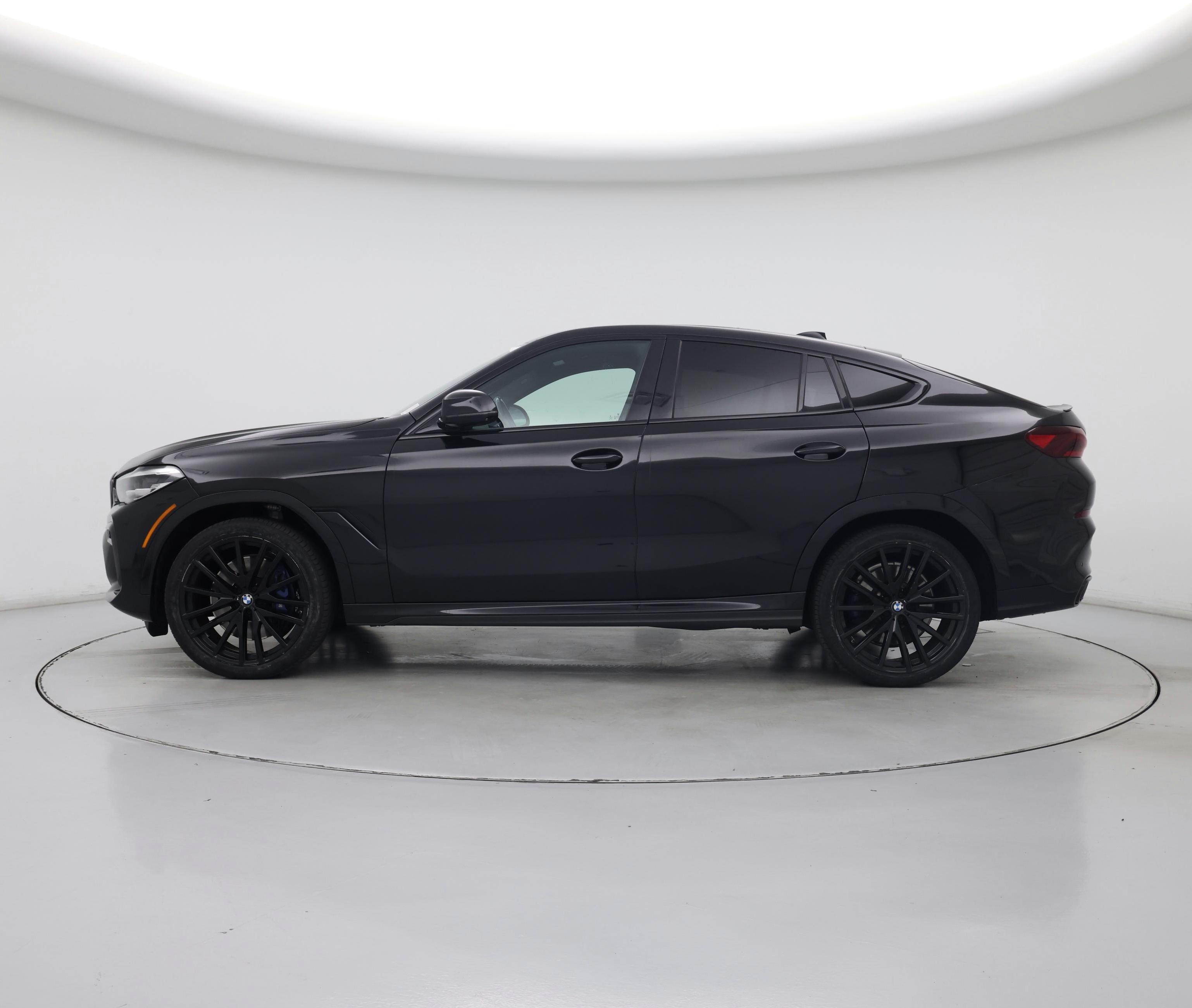 Thumbnail: 2021 BMW X6 - 3