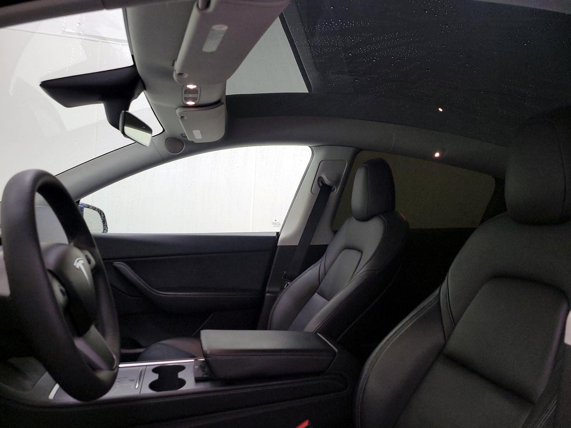 Thumbnail: 2022 Tesla Model Y - 17