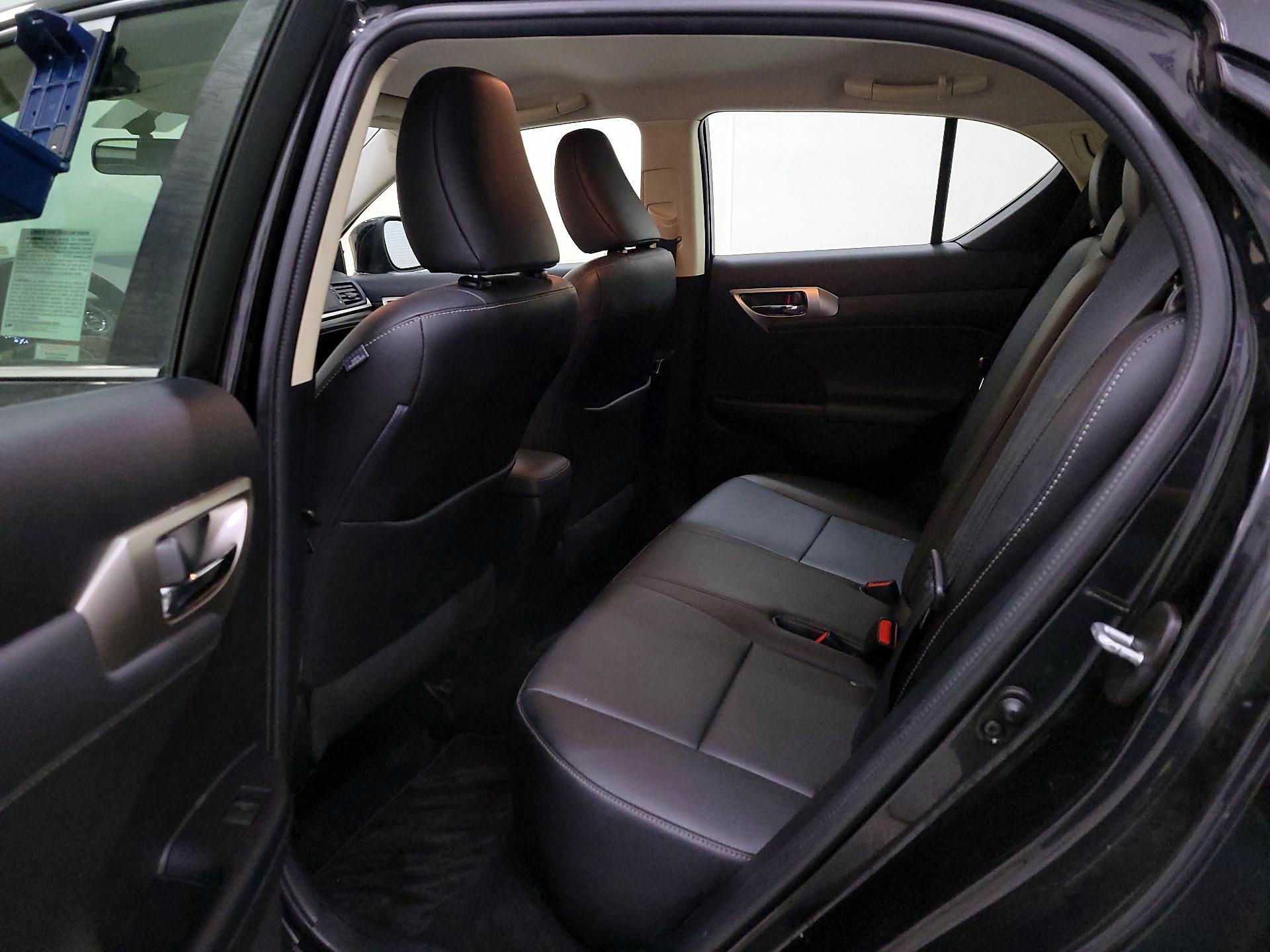 Thumbnail: 2017 Lexus CT - 18