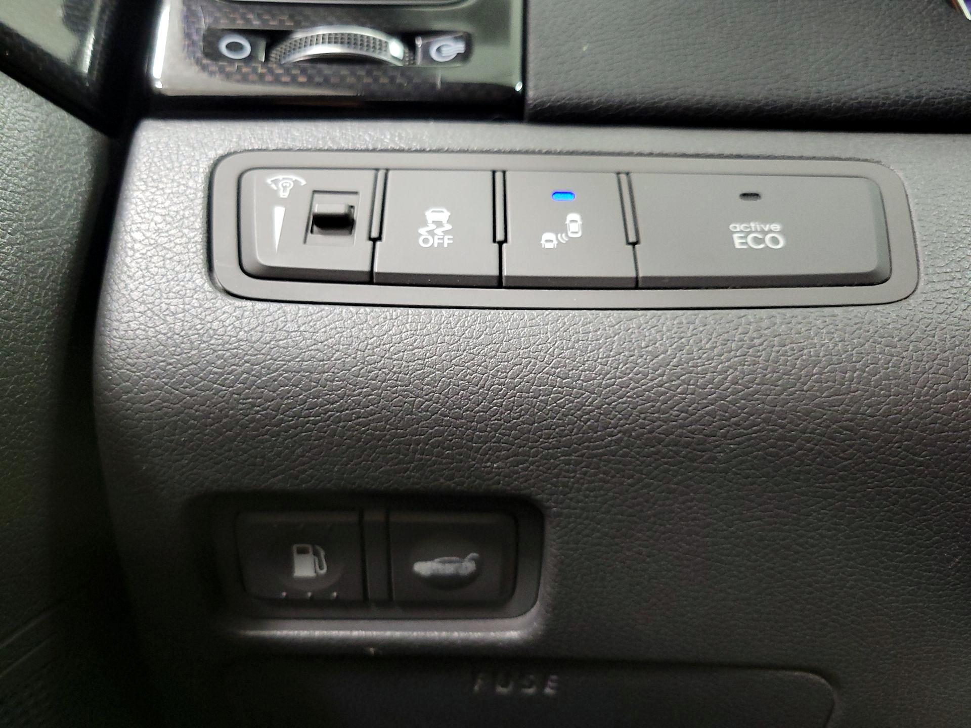 Thumbnail: 2014 Hyundai Sonata - 13