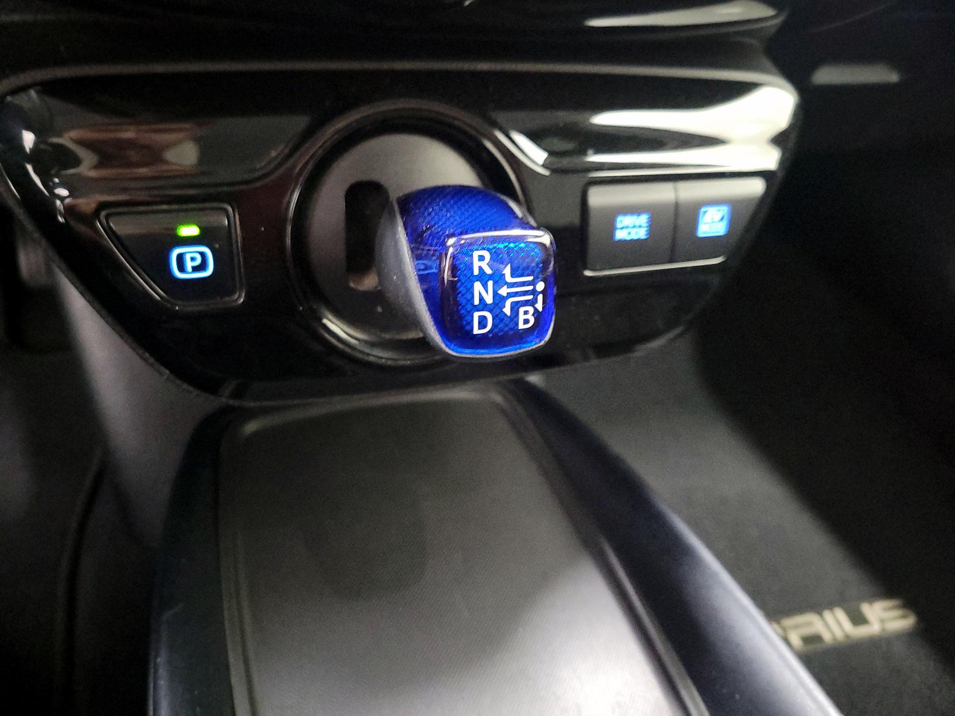 Thumbnail: 2020 Toyota Prius - 17