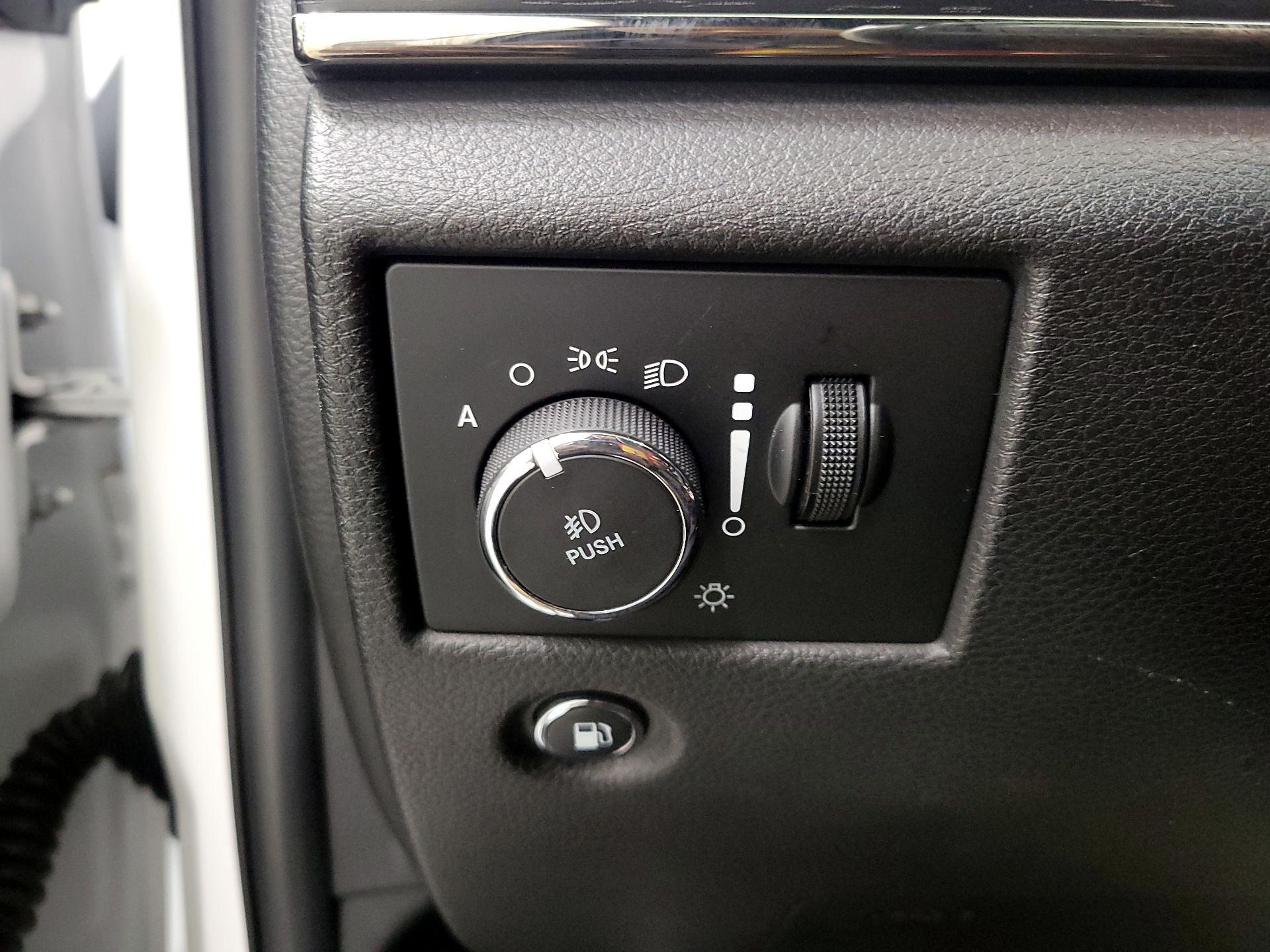 Thumbnail: 2018 Jeep Grand Cherokee - 13