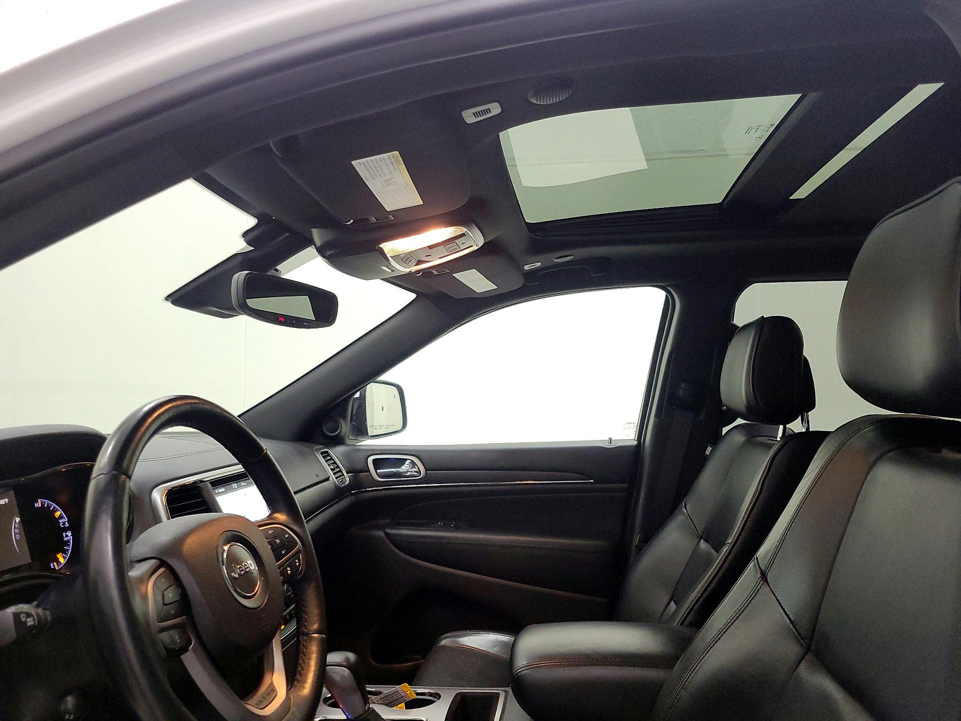 Thumbnail: 2018 Jeep Grand Cherokee - 20