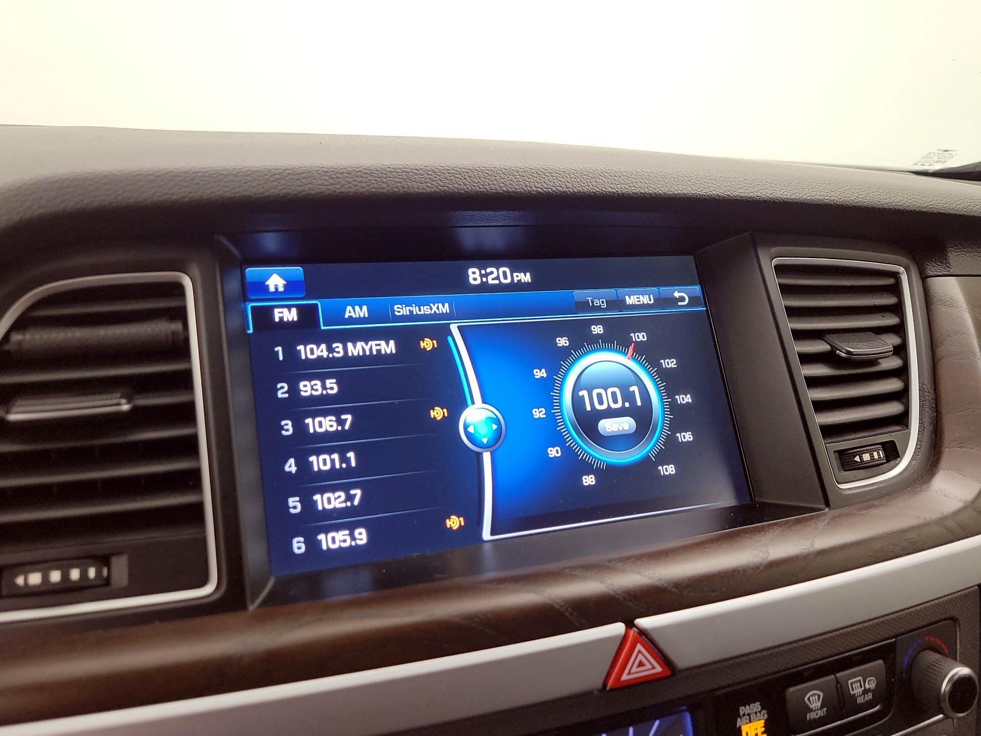 Thumbnail: 2017 Genesis G80 - 16