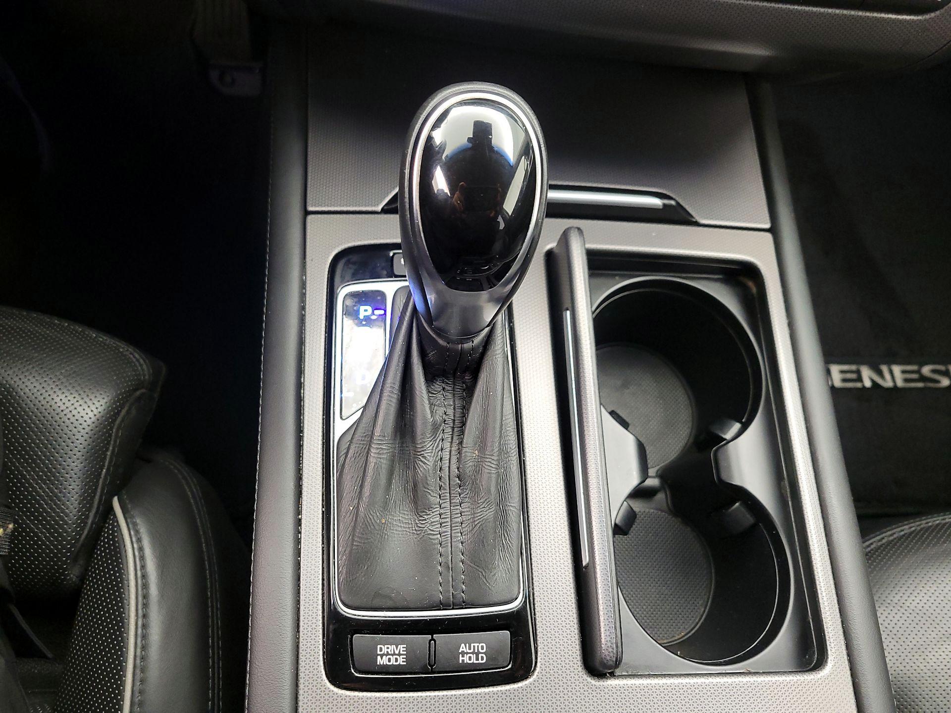 Thumbnail: 2017 Genesis G80 - 18