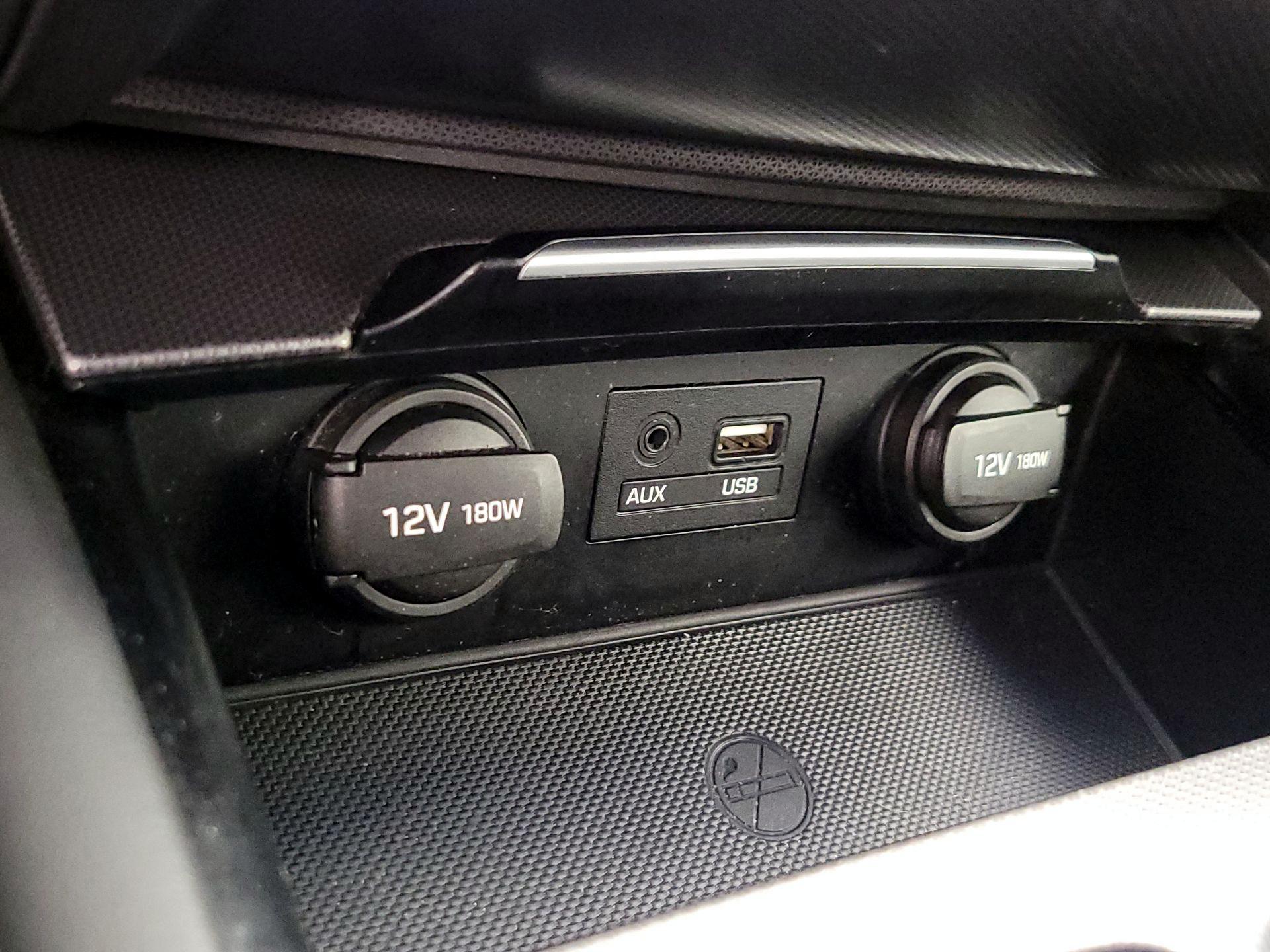 Thumbnail: 2017 Genesis G80 - 19