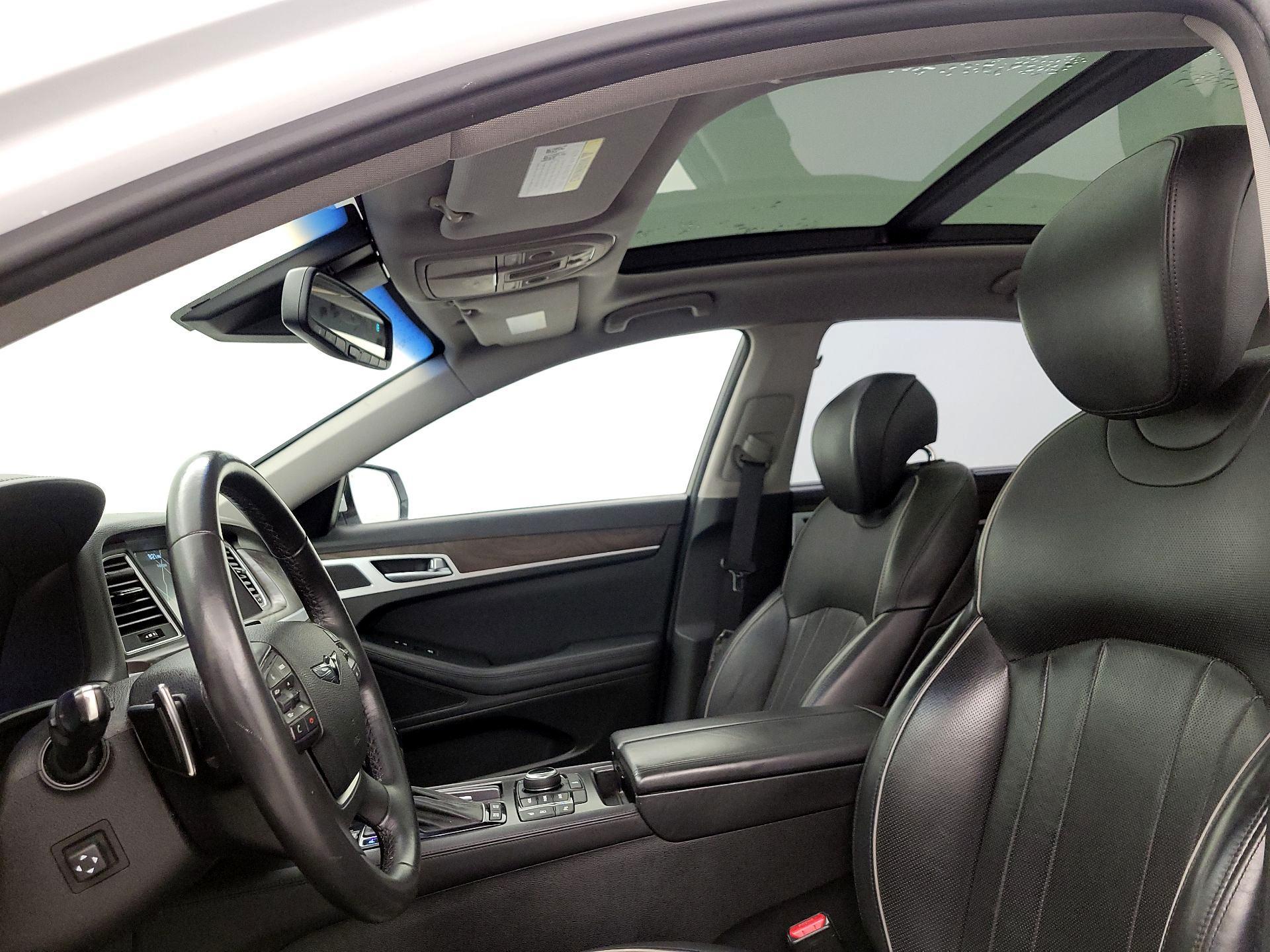 Thumbnail: 2017 Genesis G80 - 20