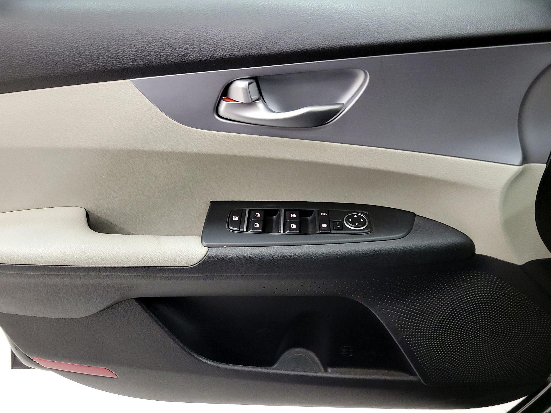 Thumbnail: 2023 Kia Forte - 12