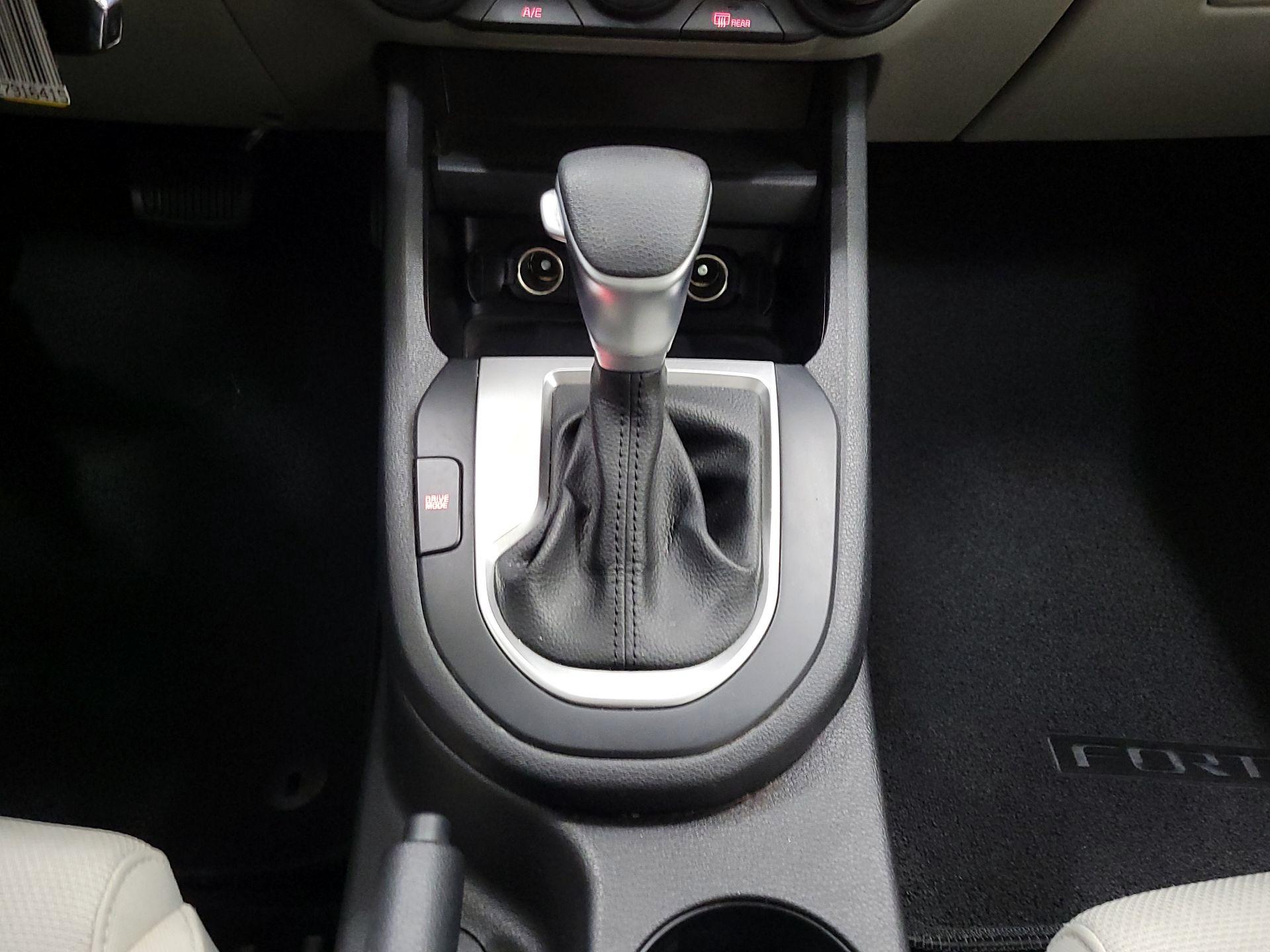 Thumbnail: 2023 Kia Forte - 17