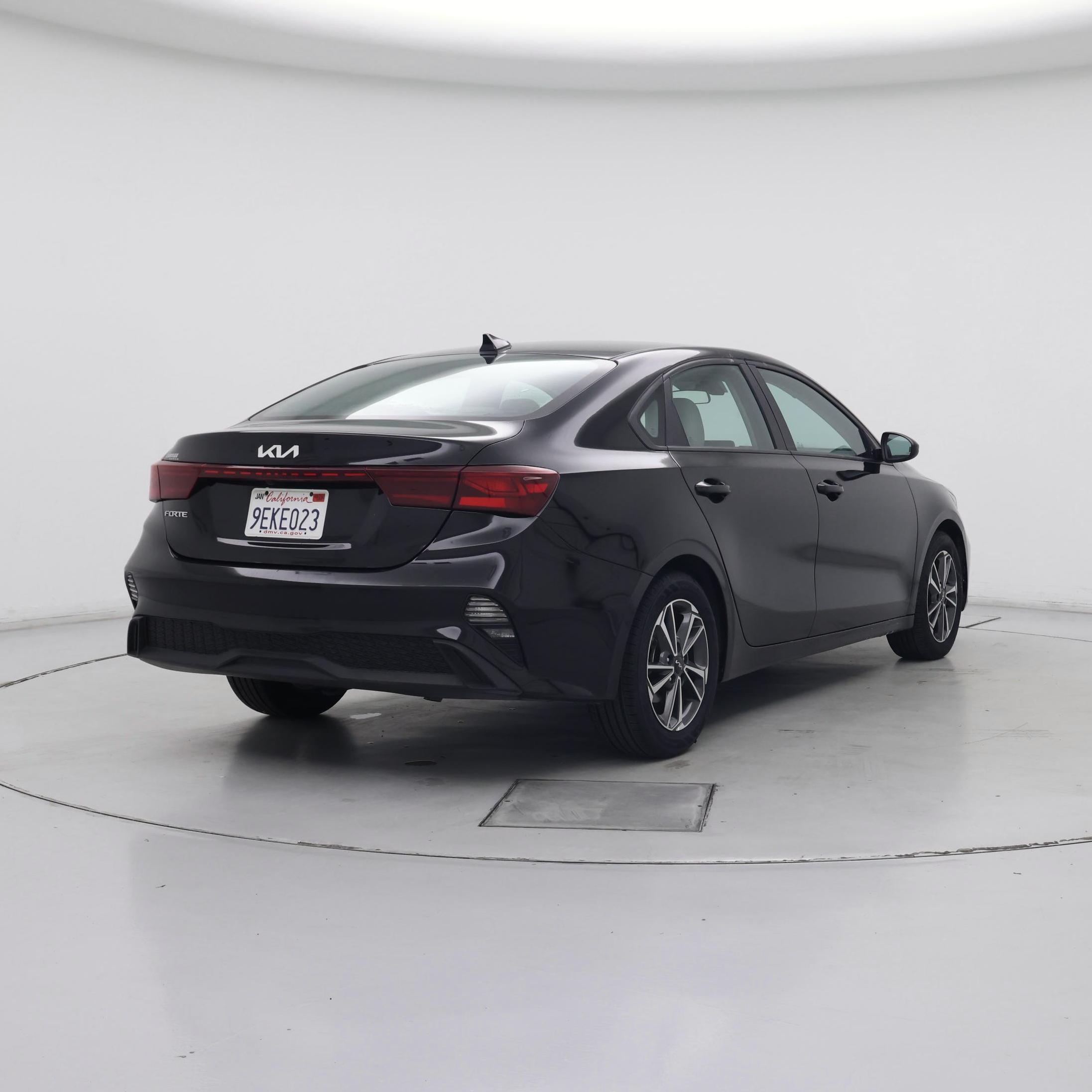 Thumbnail: 2023 Kia Forte - 8