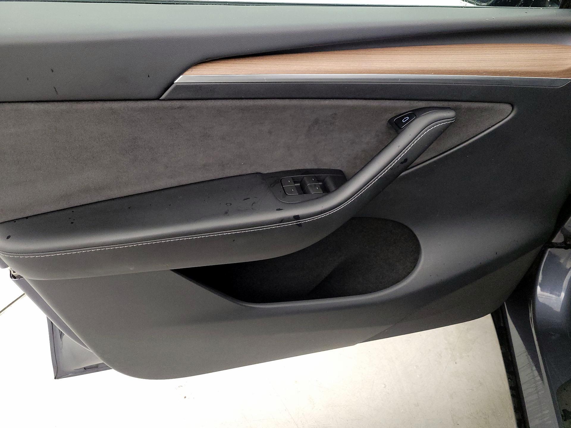 Thumbnail: 2023 Tesla Model Y - 12