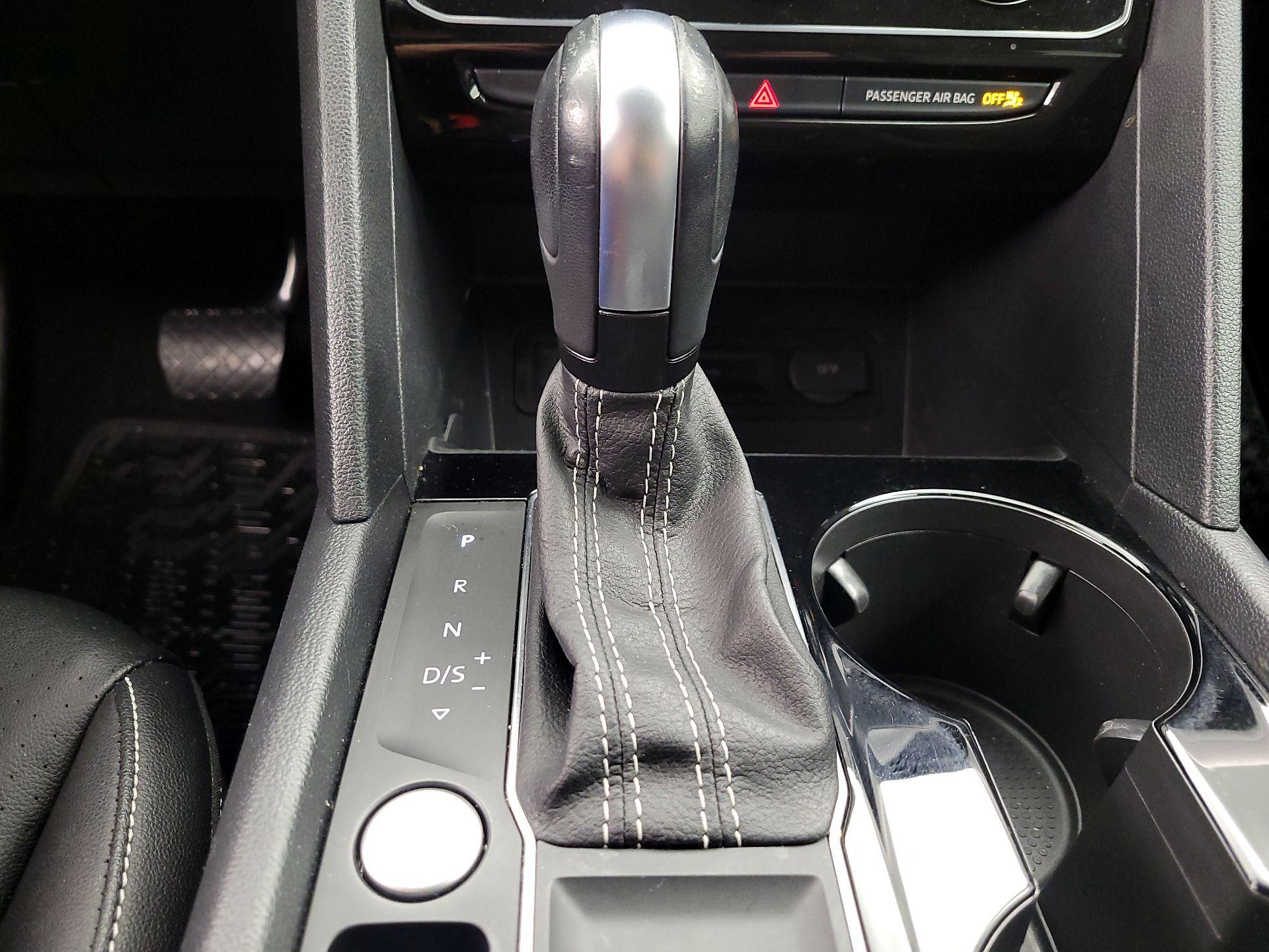 Thumbnail: 2023 Volkswagen Atlas - 17